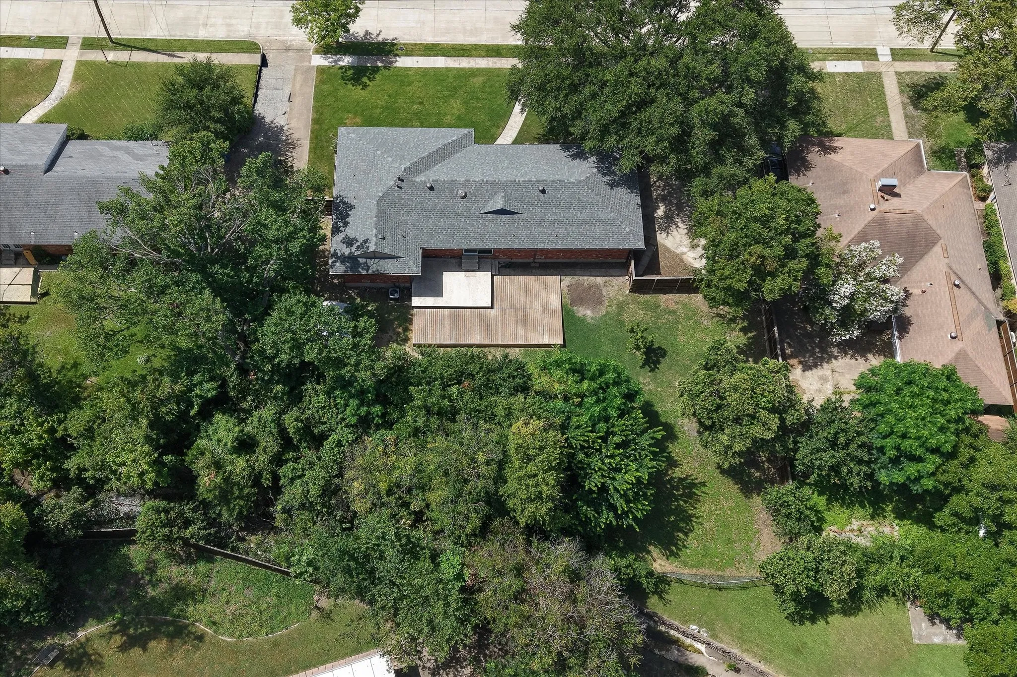 Single Family Residence For Sale in Dallas County , 2203 Healey Drive, Dallas, Texas 75228, 4 Bedroom, 2 Bathroom, 2 Garage spaces, 1,718 Sqft, built in 1957, mls#21308628, Real Estate Agent in Dallas, Homes For Sale in Dallas county, Homes For Sale in Dallas, Realtor in Dallas Texas, Real Estate Brokerage Independent Realty Texas, Luminita Cordes Realtor