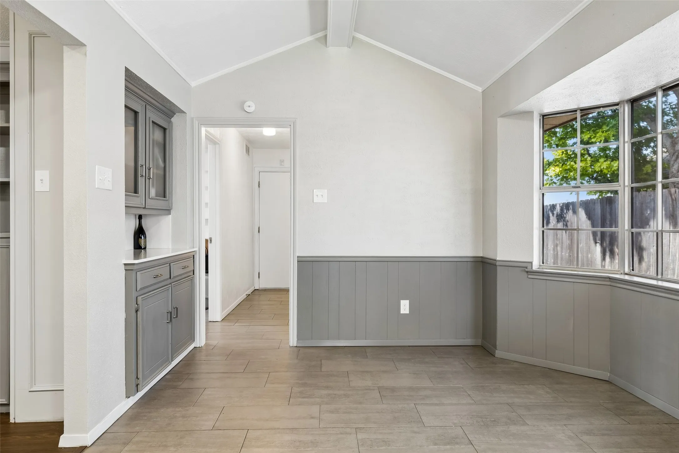 Single Family Residence For Sale in Dallas County , 602 Wentworth Drive, Richardson, Texas 75081, 5 Bedroom, 3 Bathroom, 2 Garage spaces, 2,402 Sqft, built in 1977, mls#21317496, Real Estate Agent in Richardson, Homes For Sale in Dallas county, Homes For Sale in Richardson, Realtor in Richardson Texas, Real Estate Brokerage Independent Realty Texas, Luminita Cordes Realtor