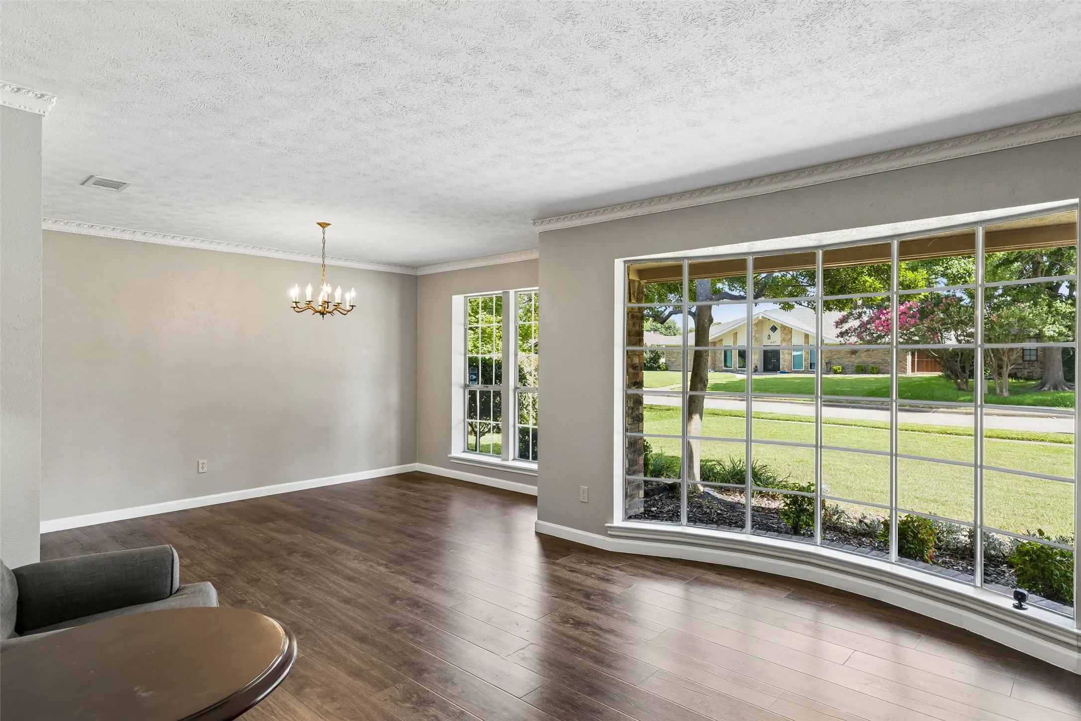 Single Family Residence For Sale in Dallas County , 602 Wentworth Drive, Richardson, Texas 75081, 5 Bedroom, 3 Bathroom, 2 Garage spaces, 2,402 Sqft, built in 1977, mls#21317496, Real Estate Agent in Richardson, Homes For Sale in Dallas county, Homes For Sale in Richardson, Realtor in Richardson Texas, Real Estate Brokerage Independent Realty Texas, Luminita Cordes Realtor