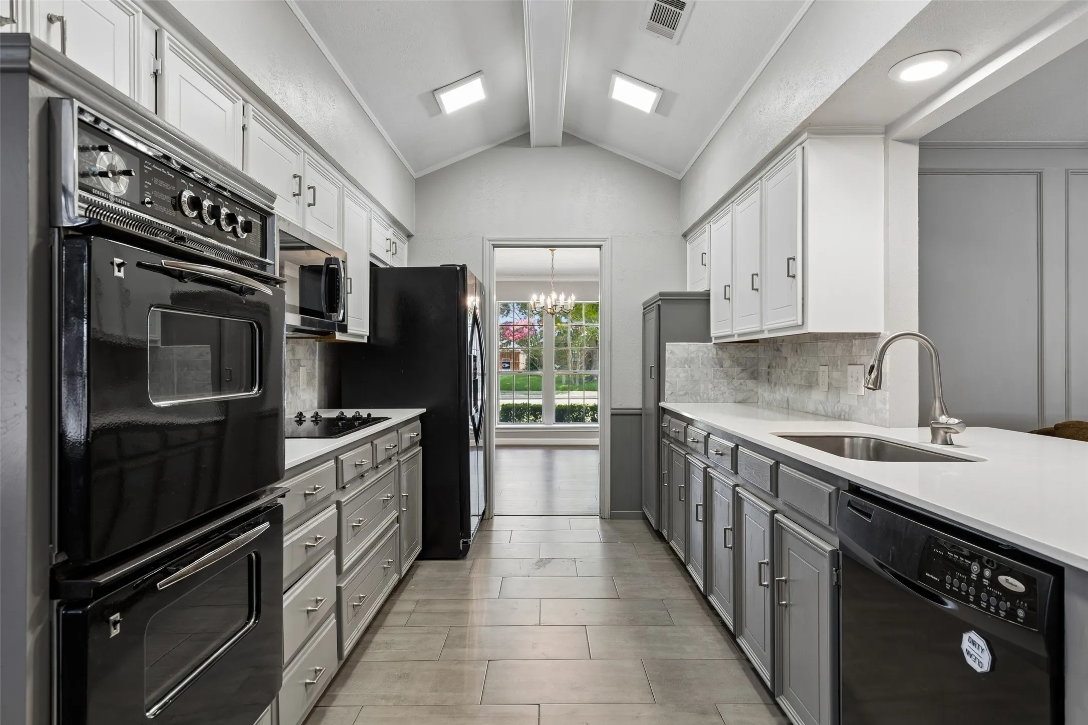 Single Family Residence For Sale in Dallas County , 602 Wentworth Drive, Richardson, Texas 75081, 5 Bedroom, 3 Bathroom, 2 Garage spaces, 2,402 Sqft, built in 1977, mls#21317496, Real Estate Agent in Richardson, Homes For Sale in Dallas county, Homes For Sale in Richardson, Realtor in Richardson Texas, Real Estate Brokerage Independent Realty Texas, Luminita Cordes Realtor