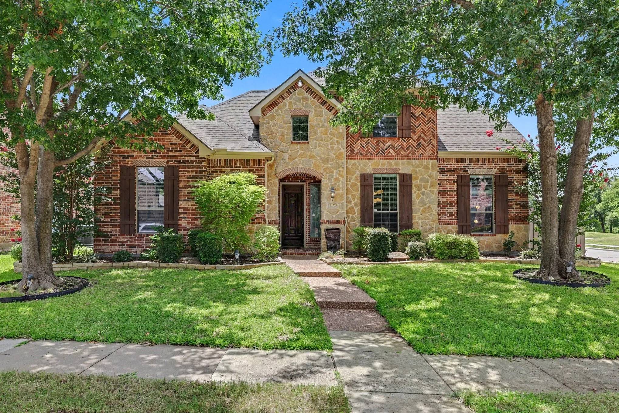 Single Family Residence For Sale in Collin County , 4128 New Hope Court, Plano, Texas 75024, 5 Bedroom, 4 Bathroom, 3 Garage spaces, 3,657 Sqft, built in 2003, mls#21315337, Real Estate Agent in Plano, Homes For Sale in Collin county, Homes For Sale in Plano, Realtor in Plano Texas, Real Estate Brokerage Independent Realty Texas, Luminita Cordes Realtor