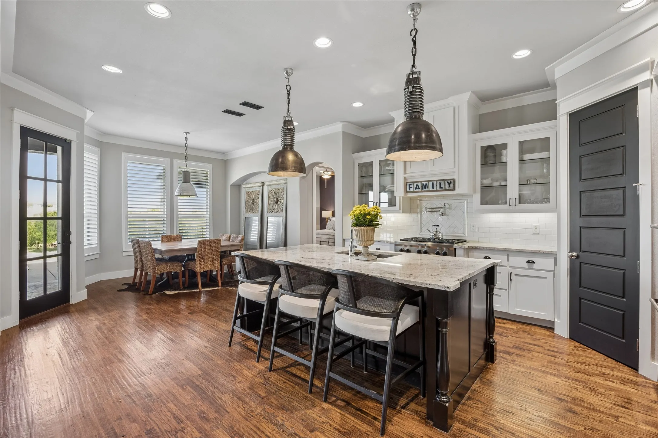 Single Family Residence For Sale in Parker County , 107 Brazos Court, Aledo, Texas 76008, 4 Bedroom, 5 Bathroom, 6 Garage spaces, 4,254 Sqft, built in 2015, mls#21309093, Real Estate Agent in Aledo, Homes For Sale in Parker county, Homes For Sale in Aledo, Realtor in Aledo Texas, Real Estate Brokerage Independent Realty Texas, Luminita Cordes Realtor