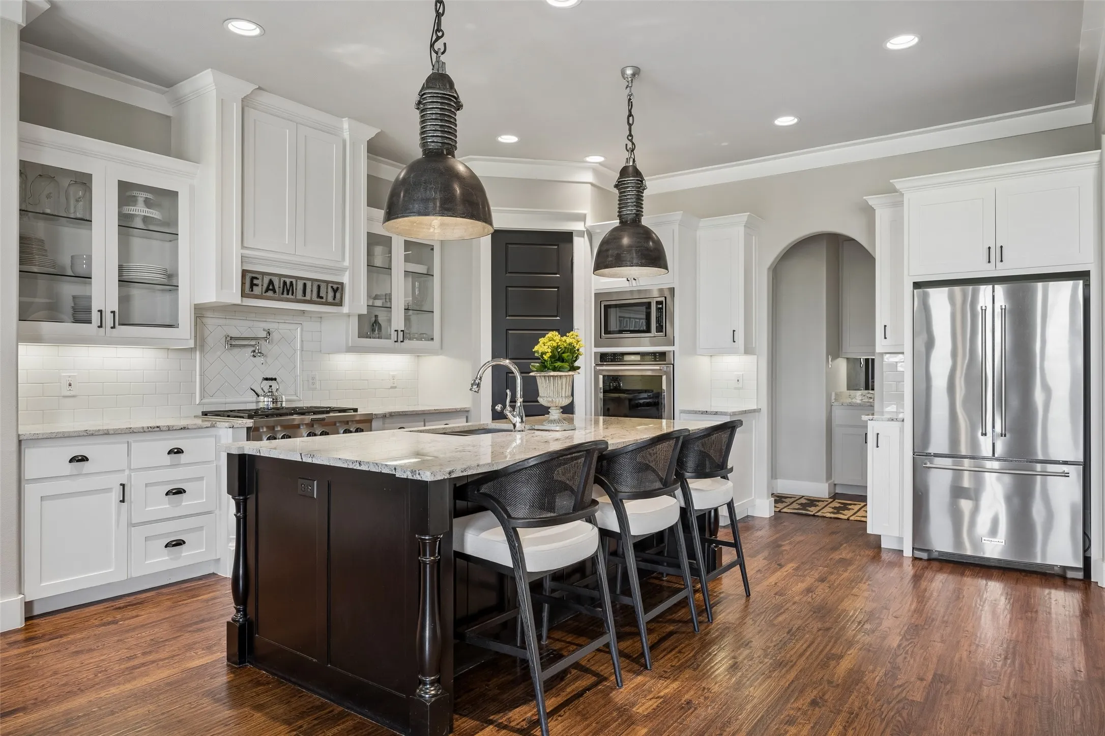 Single Family Residence For Sale in Parker County , 107 Brazos Court, Aledo, Texas 76008, 4 Bedroom, 5 Bathroom, 6 Garage spaces, 4,254 Sqft, built in 2015, mls#21309093, Real Estate Agent in Aledo, Homes For Sale in Parker county, Homes For Sale in Aledo, Realtor in Aledo Texas, Real Estate Brokerage Independent Realty Texas, Luminita Cordes Realtor
