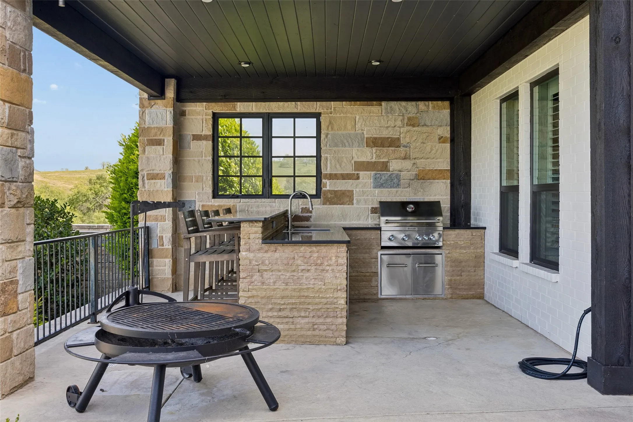 Single Family Residence For Sale in Parker County , 107 Brazos Court, Aledo, Texas 76008, 4 Bedroom, 5 Bathroom, 6 Garage spaces, 4,254 Sqft, built in 2015, mls#21309093, Real Estate Agent in Aledo, Homes For Sale in Parker county, Homes For Sale in Aledo, Realtor in Aledo Texas, Real Estate Brokerage Independent Realty Texas, Luminita Cordes Realtor