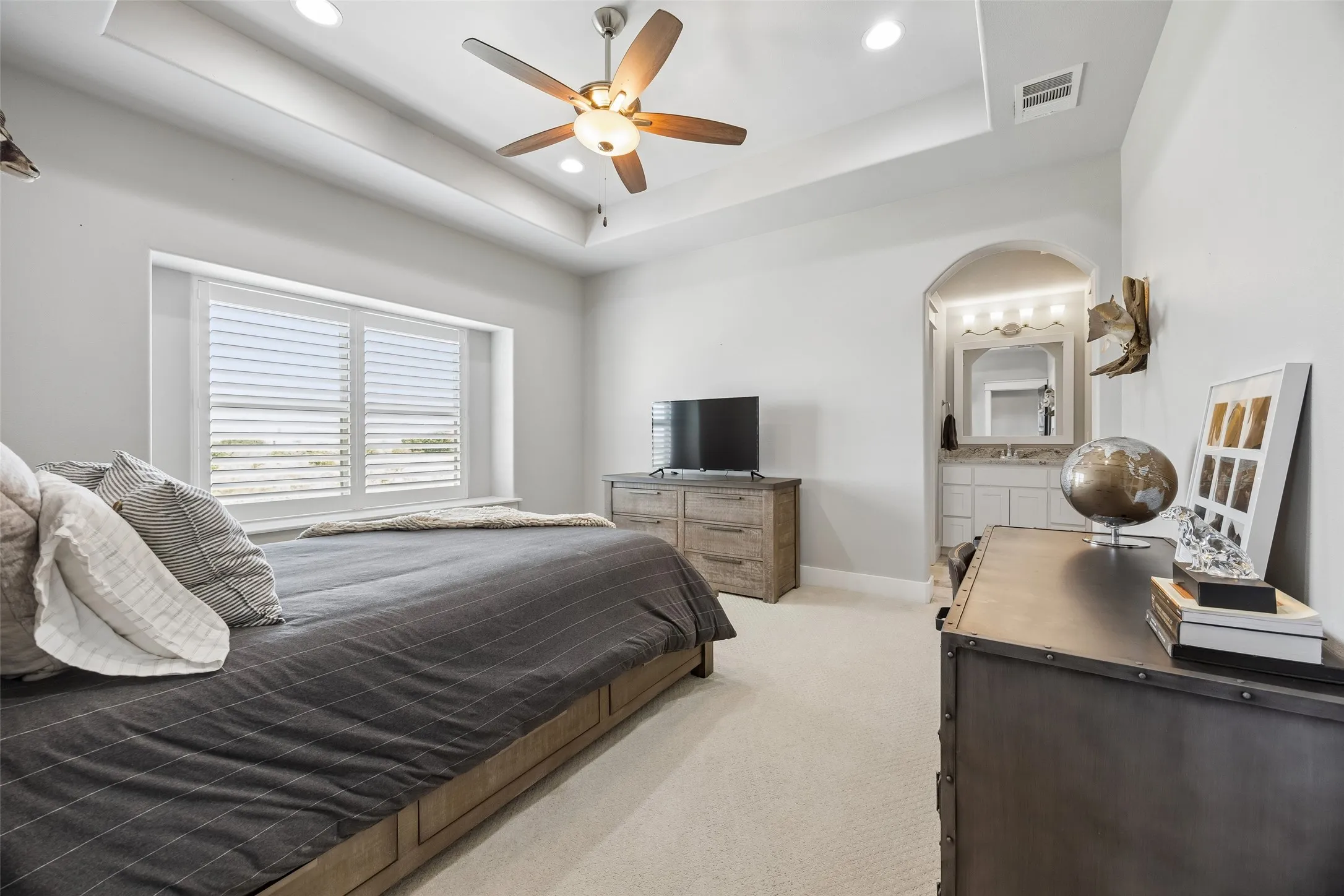 Single Family Residence For Sale in Parker County , 107 Brazos Court, Aledo, Texas 76008, 4 Bedroom, 5 Bathroom, 6 Garage spaces, 4,254 Sqft, built in 2015, mls#21309093, Real Estate Agent in Aledo, Homes For Sale in Parker county, Homes For Sale in Aledo, Realtor in Aledo Texas, Real Estate Brokerage Independent Realty Texas, Luminita Cordes Realtor