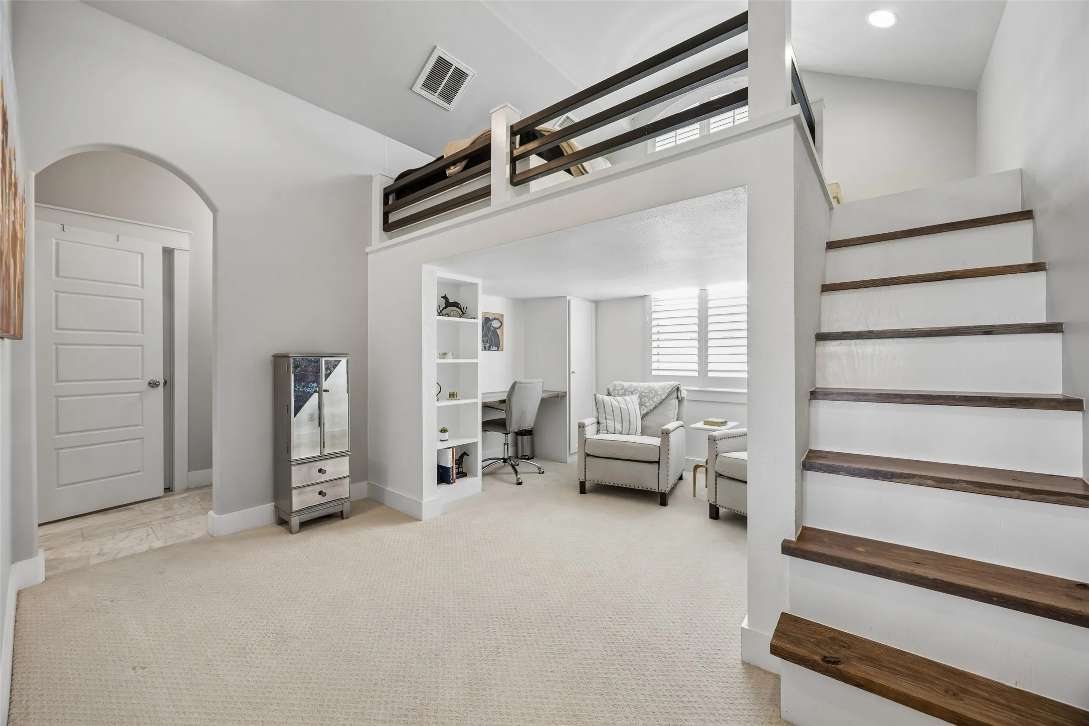 Single Family Residence For Sale in Parker County , 107 Brazos Court, Aledo, Texas 76008, 4 Bedroom, 5 Bathroom, 6 Garage spaces, 4,254 Sqft, built in 2015, mls#21309093, Real Estate Agent in Aledo, Homes For Sale in Parker county, Homes For Sale in Aledo, Realtor in Aledo Texas, Real Estate Brokerage Independent Realty Texas, Luminita Cordes Realtor