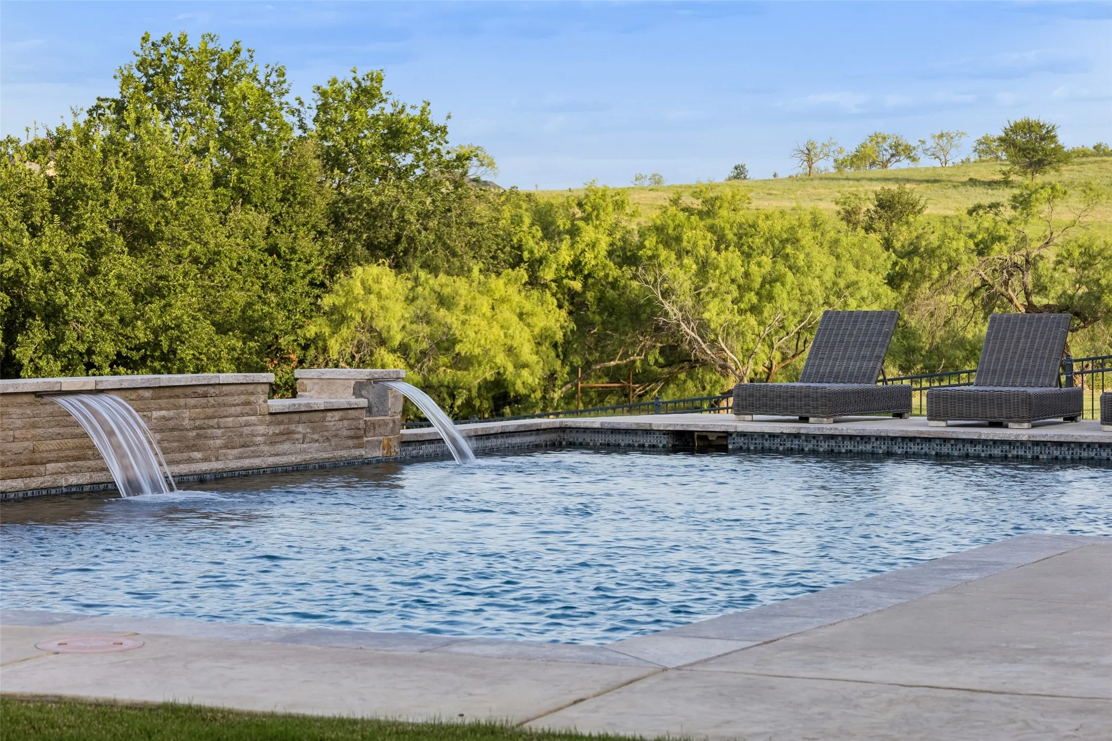 Single Family Residence For Sale in Parker County , 107 Brazos Court, Aledo, Texas 76008, 4 Bedroom, 5 Bathroom, 6 Garage spaces, 4,254 Sqft, built in 2015, mls#21309093, Real Estate Agent in Aledo, Homes For Sale in Parker county, Homes For Sale in Aledo, Realtor in Aledo Texas, Real Estate Brokerage Independent Realty Texas, Luminita Cordes Realtor