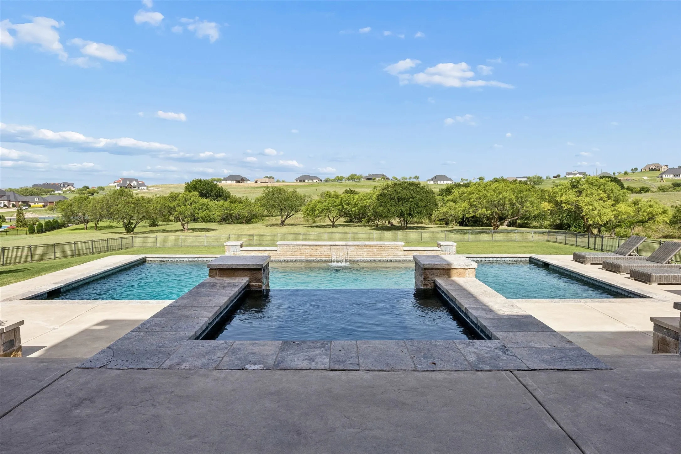 Single Family Residence For Sale in Parker County , 107 Brazos Court, Aledo, Texas 76008, 4 Bedroom, 5 Bathroom, 6 Garage spaces, 4,254 Sqft, built in 2015, mls#21309093, Real Estate Agent in Aledo, Homes For Sale in Parker county, Homes For Sale in Aledo, Realtor in Aledo Texas, Real Estate Brokerage Independent Realty Texas, Luminita Cordes Realtor