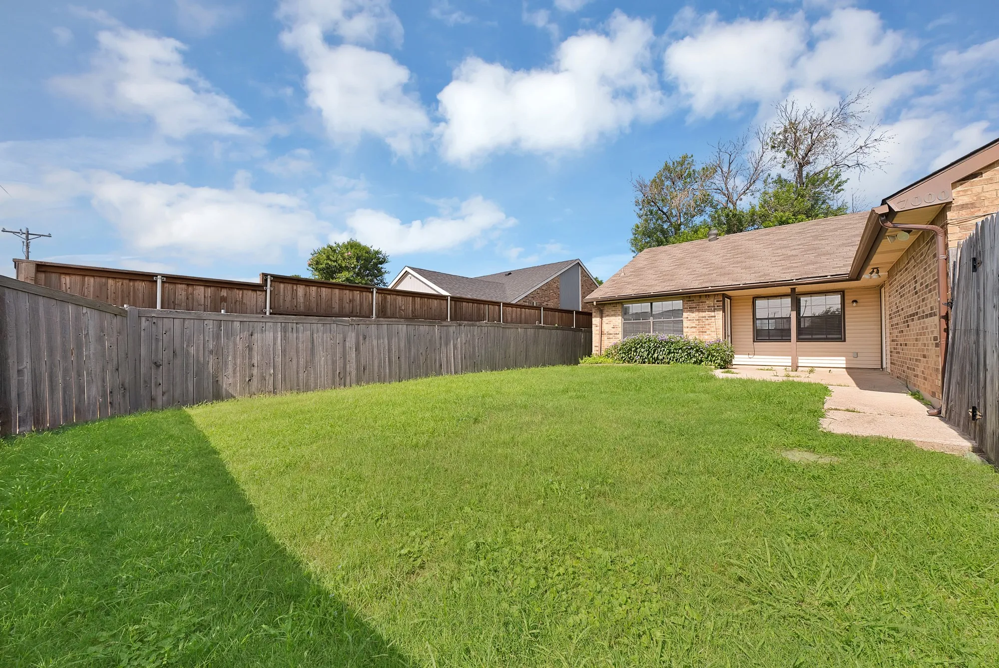 Single Family Residence For Sale in Denton County , 7000 Curry Drive, The Colony, Texas 75056, 4 Bedroom, 2 Bathroom, 2 Garage spaces, 1,713 Sqft, built in 1983, mls#21316322, Real Estate Agent in The Colony, Homes For Sale in Denton county, Homes For Sale in The Colony, Realtor in The Colony Texas, Real Estate Brokerage Independent Realty Texas, Luminita Cordes Realtor