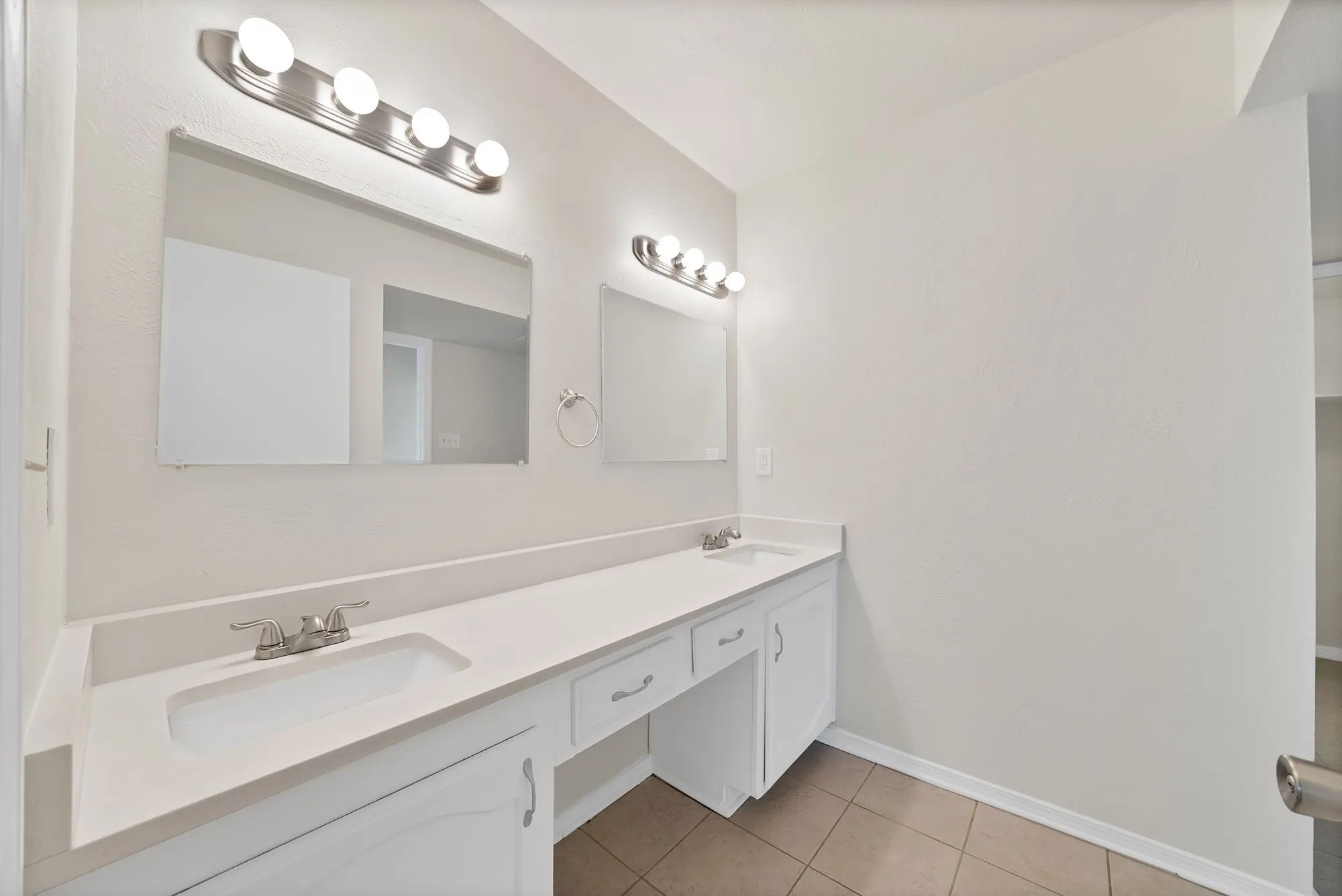 Single Family Residence For Sale in Denton County , 7000 Curry Drive, The Colony, Texas 75056, 4 Bedroom, 2 Bathroom, 2 Garage spaces, 1,713 Sqft, built in 1983, mls#21316322, Real Estate Agent in The Colony, Homes For Sale in Denton county, Homes For Sale in The Colony, Realtor in The Colony Texas, Real Estate Brokerage Independent Realty Texas, Luminita Cordes Realtor