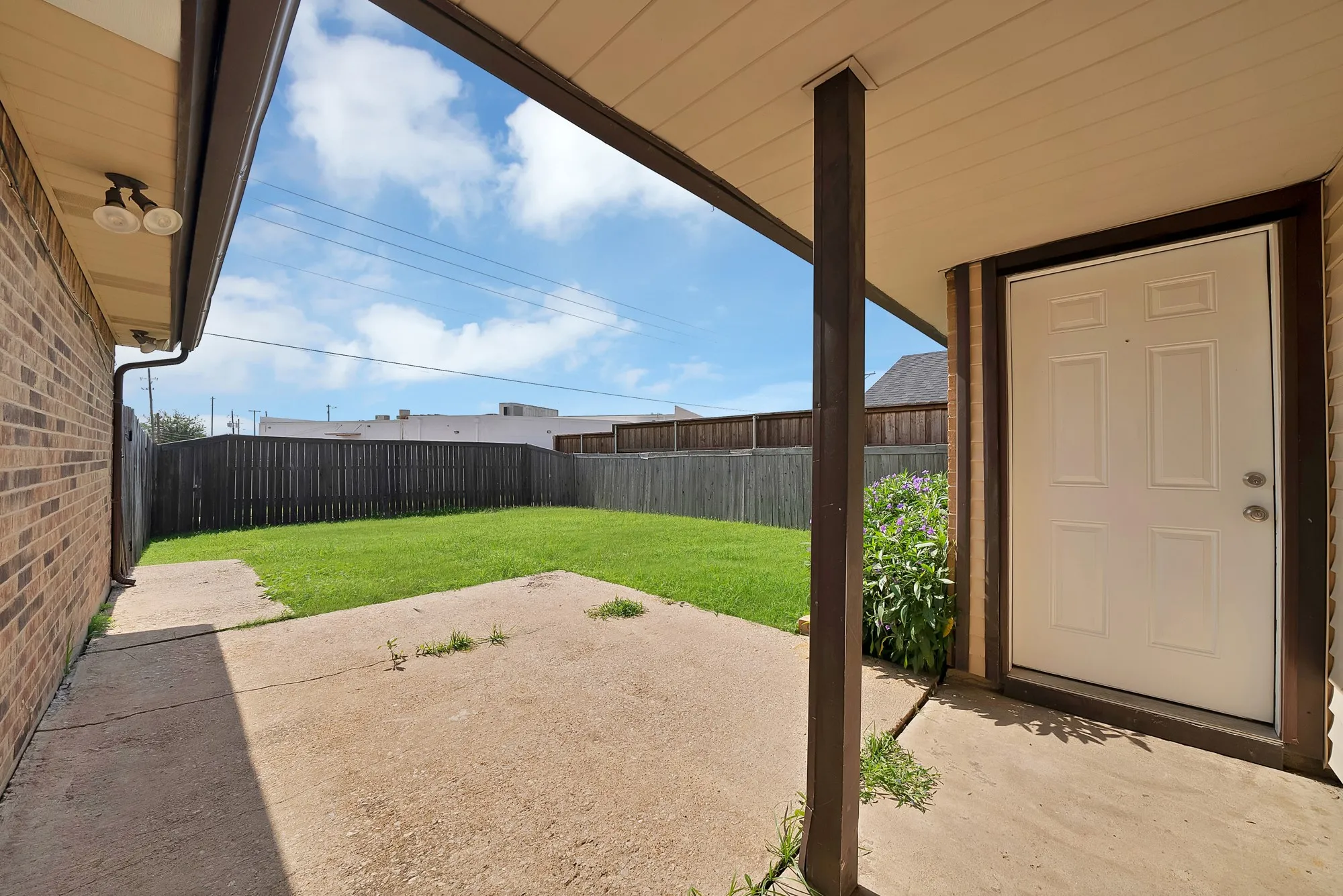 Single Family Residence For Sale in Denton County , 7000 Curry Drive, The Colony, Texas 75056, 4 Bedroom, 2 Bathroom, 2 Garage spaces, 1,713 Sqft, built in 1983, mls#21316322, Real Estate Agent in The Colony, Homes For Sale in Denton county, Homes For Sale in The Colony, Realtor in The Colony Texas, Real Estate Brokerage Independent Realty Texas, Luminita Cordes Realtor