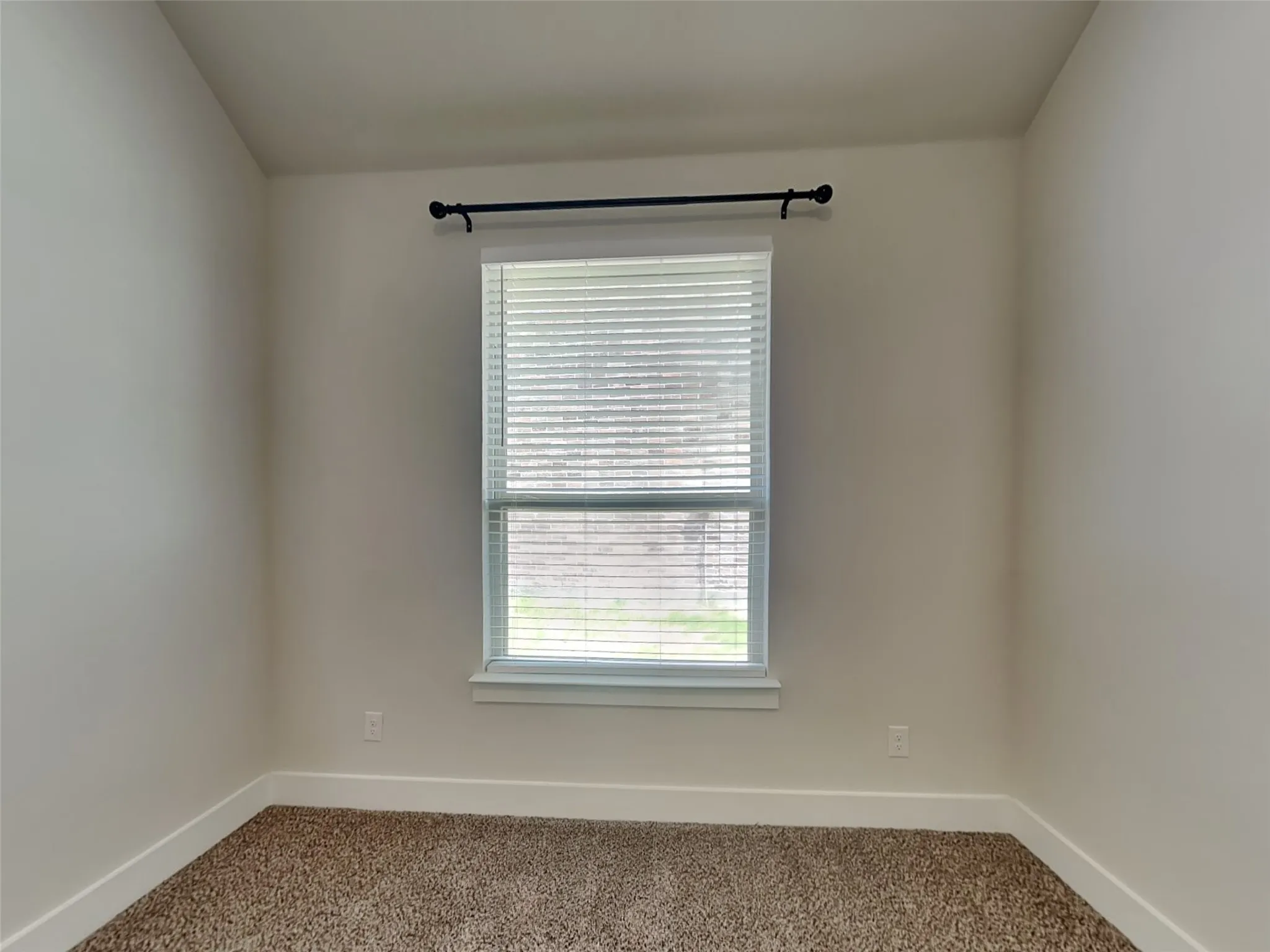 Single Family Residence For Rent in Rockwall County , 606 Taylor Drive, Fate, Texas 75087, 3 Bedrooms, 2 Bathrooms, 2 Garage spaces, 2,086 Sqft, built in 2021, Price $2,400, mls#21319381, Real Estate Agent in Fate, Homes For Rent in Rockwall county, Homes For Rent in Fate, Realtor in Fate Texas, Real Estate Brokerage Independent Realty Texas, Luminita Cordes Realtor