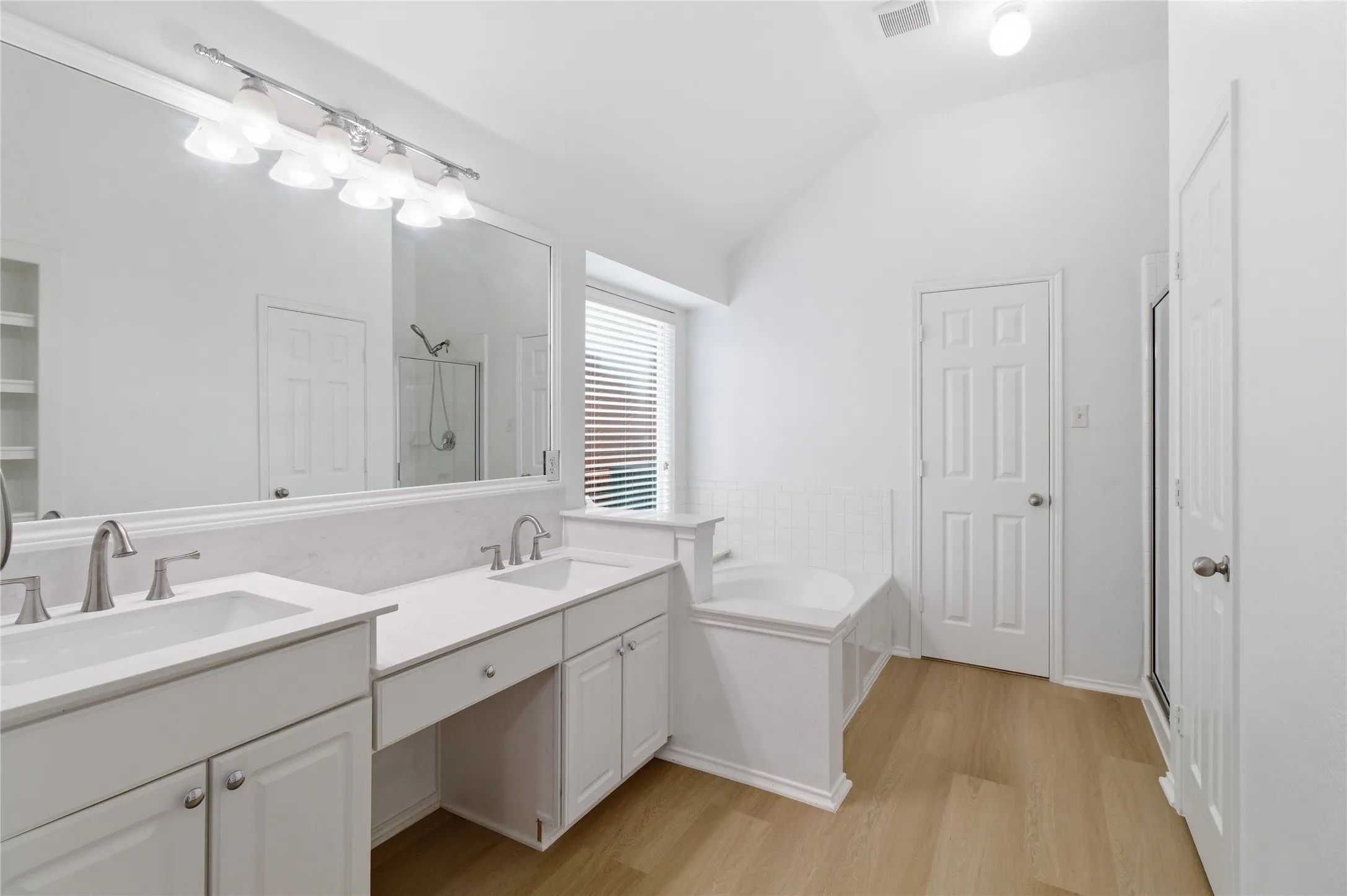 Single Family Residence For Sale in Dallas County , 6803 Hillwood Drive, Sachse, Texas 75048, 3 Bedroom, 2 Bathroom, 2 Garage spaces, 1,830 Sqft, built in 2002, mls#21319384, Real Estate Agent in Sachse, Homes For Sale in Dallas county, Homes For Sale in Sachse, Realtor in Sachse Texas, Real Estate Brokerage Independent Realty Texas, Luminita Cordes Realtor