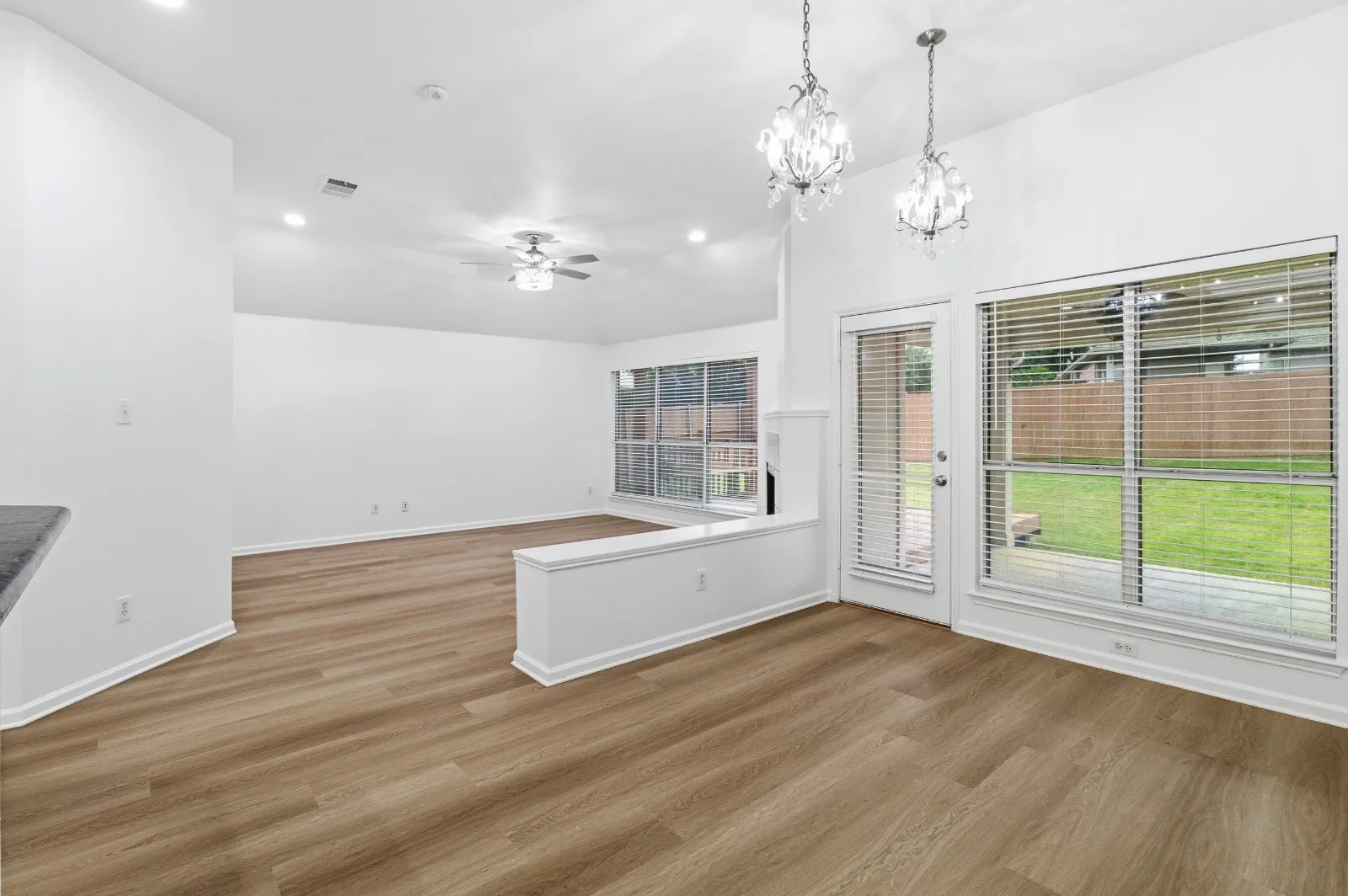 Single Family Residence For Sale in Dallas County , 6803 Hillwood Drive, Sachse, Texas 75048, 3 Bedroom, 2 Bathroom, 2 Garage spaces, 1,830 Sqft, built in 2002, mls#21319384, Real Estate Agent in Sachse, Homes For Sale in Dallas county, Homes For Sale in Sachse, Realtor in Sachse Texas, Real Estate Brokerage Independent Realty Texas, Luminita Cordes Realtor