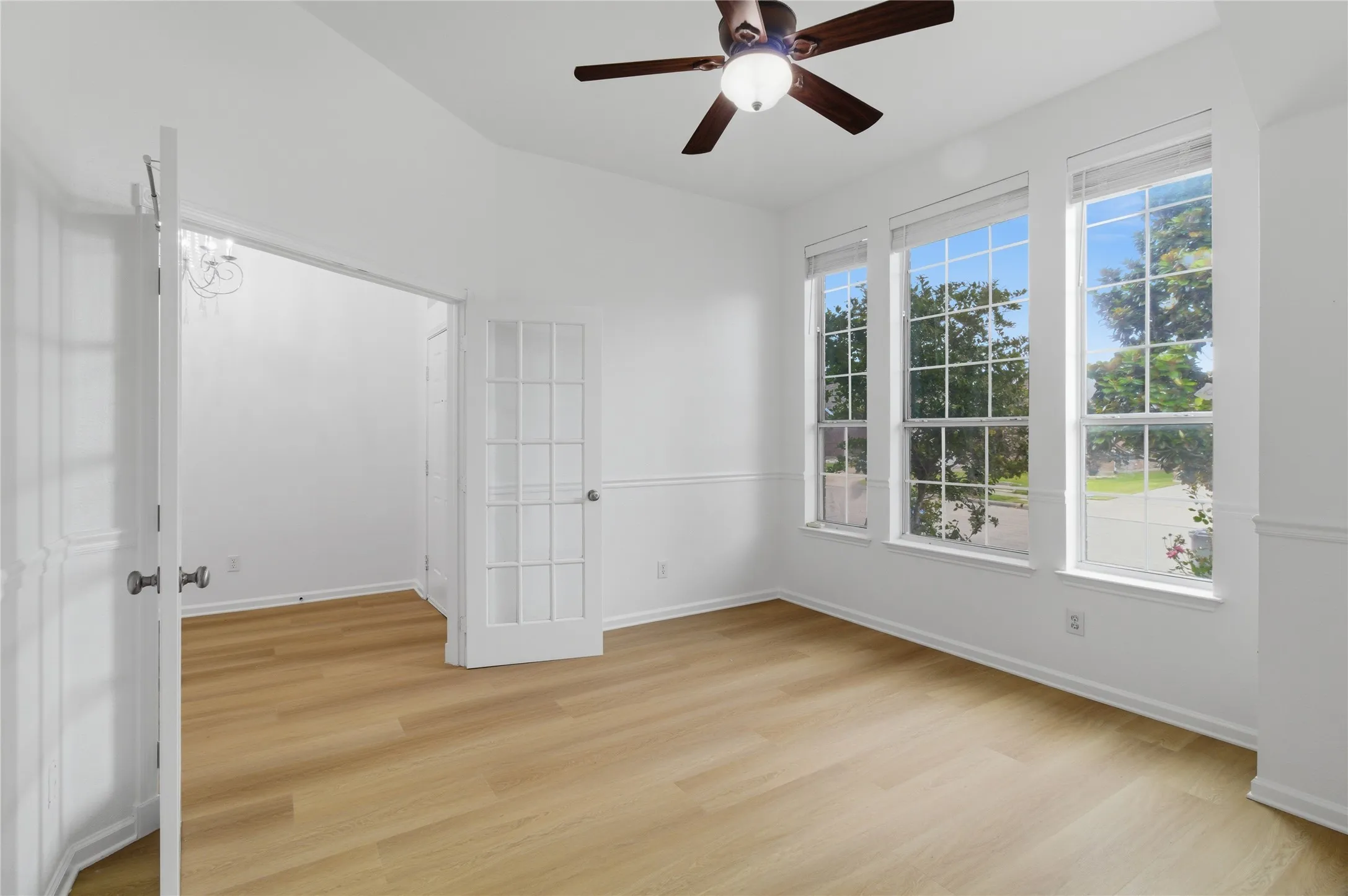 Single Family Residence For Sale in Dallas County , 6803 Hillwood Drive, Sachse, Texas 75048, 3 Bedroom, 2 Bathroom, 2 Garage spaces, 1,830 Sqft, built in 2002, mls#21319384, Real Estate Agent in Sachse, Homes For Sale in Dallas county, Homes For Sale in Sachse, Realtor in Sachse Texas, Real Estate Brokerage Independent Realty Texas, Luminita Cordes Realtor