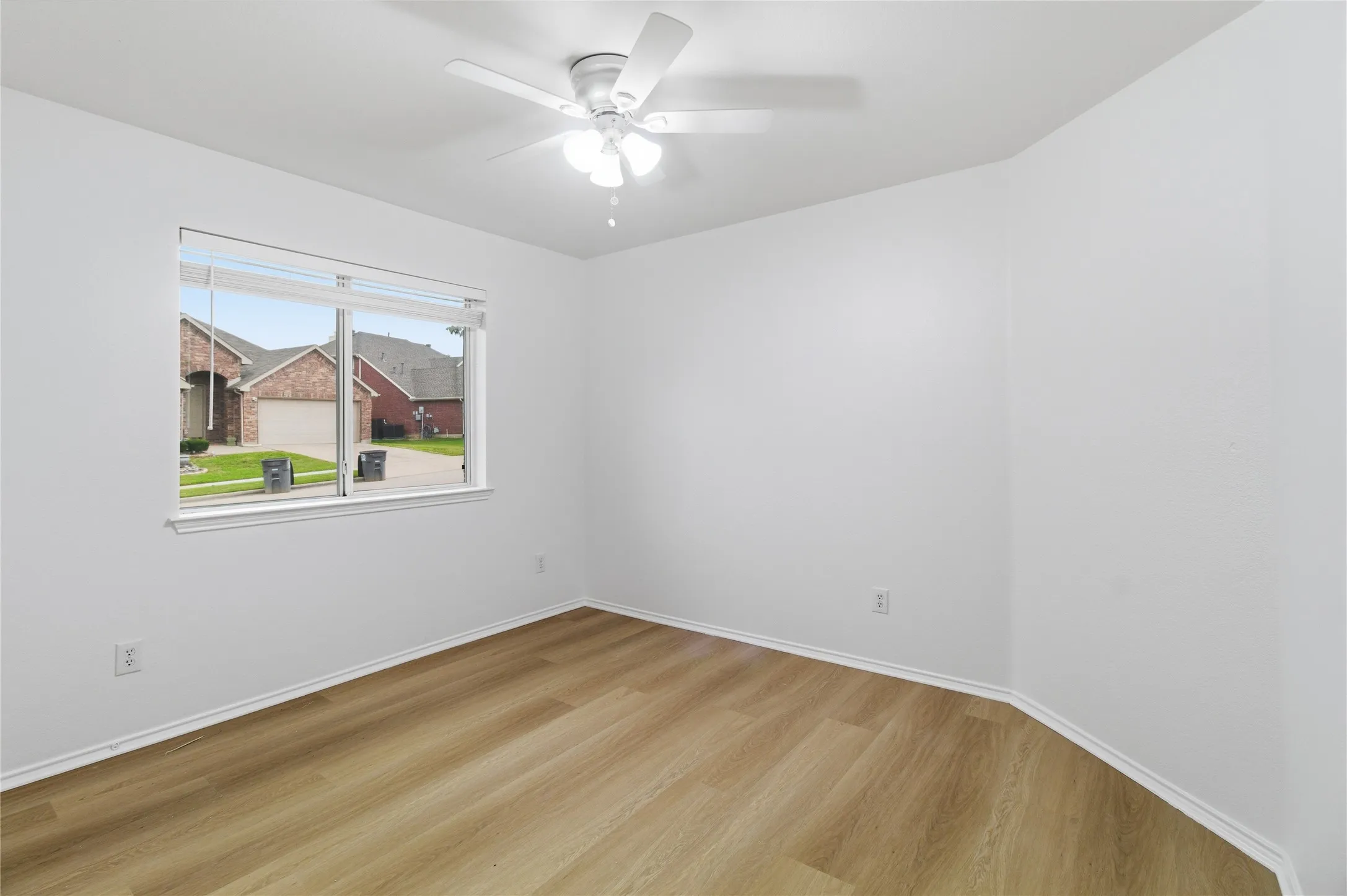 Single Family Residence For Sale in Dallas County , 6803 Hillwood Drive, Sachse, Texas 75048, 3 Bedroom, 2 Bathroom, 2 Garage spaces, 1,830 Sqft, built in 2002, mls#21319384, Real Estate Agent in Sachse, Homes For Sale in Dallas county, Homes For Sale in Sachse, Realtor in Sachse Texas, Real Estate Brokerage Independent Realty Texas, Luminita Cordes Realtor