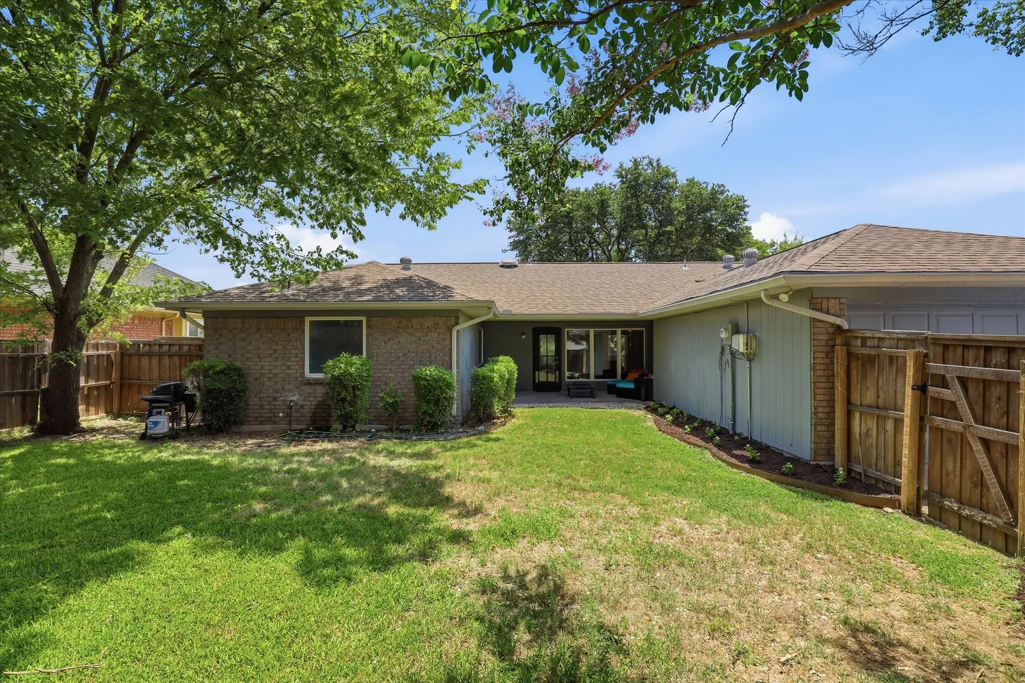 Single Family Residence For Sale in Collin County , 1017 Spicewood Drive, Plano, Texas 75025, 3 Bedroom, 2 Bathroom, 2 Garage spaces, 1,741 Sqft, built in 1986, mls#21318482, Real Estate Agent in Plano, Homes For Sale in Collin county, Homes For Sale in Plano, Realtor in Plano Texas, Real Estate Brokerage Independent Realty Texas, Luminita Cordes Realtor