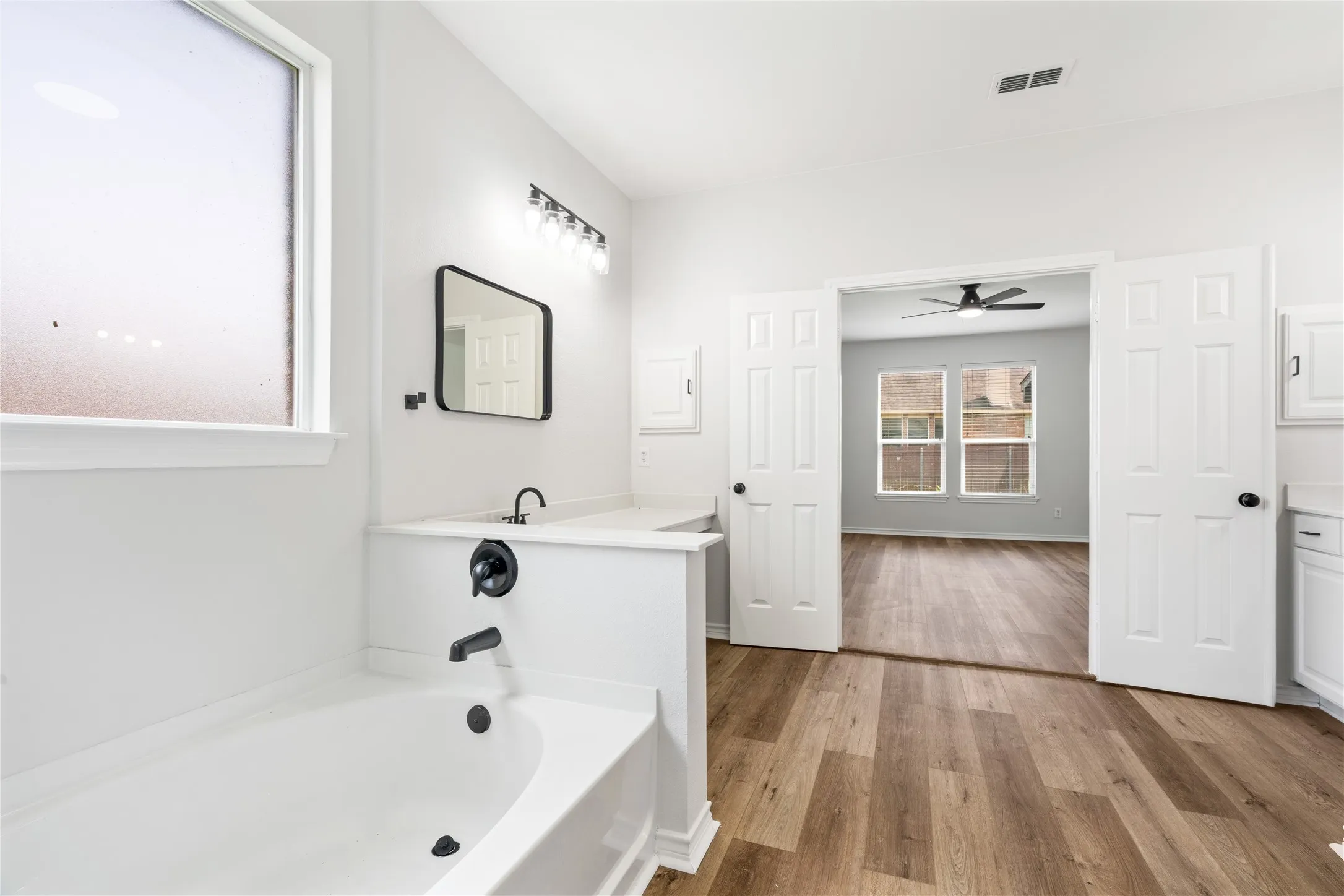 Single Family Residence For Rent in Dallas County , 1738 Rock Ridge Drive, Cedar Hill, Texas 75104, 5 Bedroom, 4 Bathroom, 2 Garage spaces, 4,106 Sqft, built in 2006, mls#21293415, Real Estate Agent in Cedar Hill, Homes For Rent in Dallas county, Homes For Rent in Cedar Hill, Realtor in Cedar Hill Texas, Real Estate Brokerage Independent Realty Texas, Luminita Cordes Realtor
