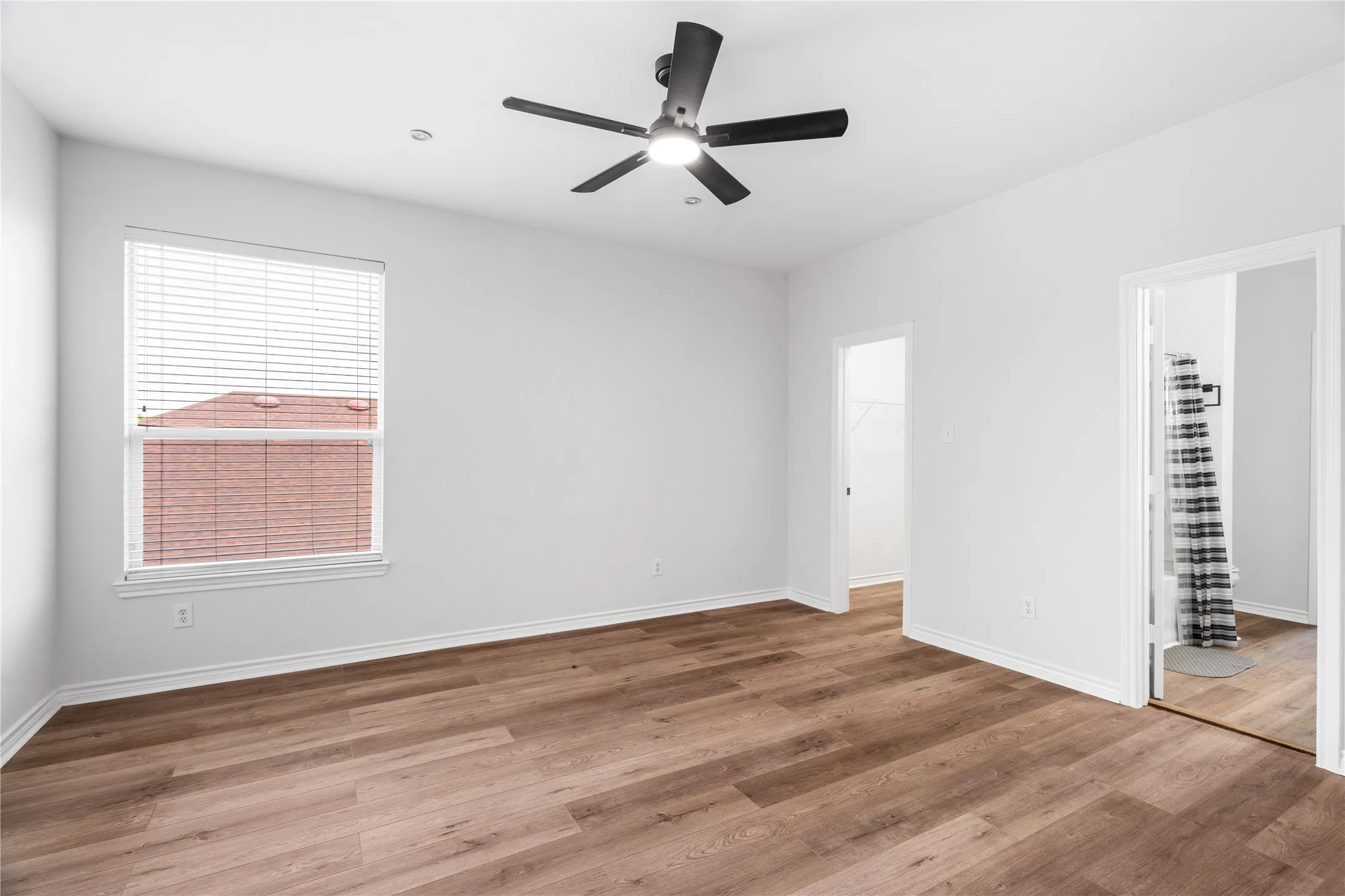 Single Family Residence For Rent in Dallas County , 1738 Rock Ridge Drive, Cedar Hill, Texas 75104, 5 Bedroom, 4 Bathroom, 2 Garage spaces, 4,106 Sqft, built in 2006, mls#21293415, Real Estate Agent in Cedar Hill, Homes For Rent in Dallas county, Homes For Rent in Cedar Hill, Realtor in Cedar Hill Texas, Real Estate Brokerage Independent Realty Texas, Luminita Cordes Realtor