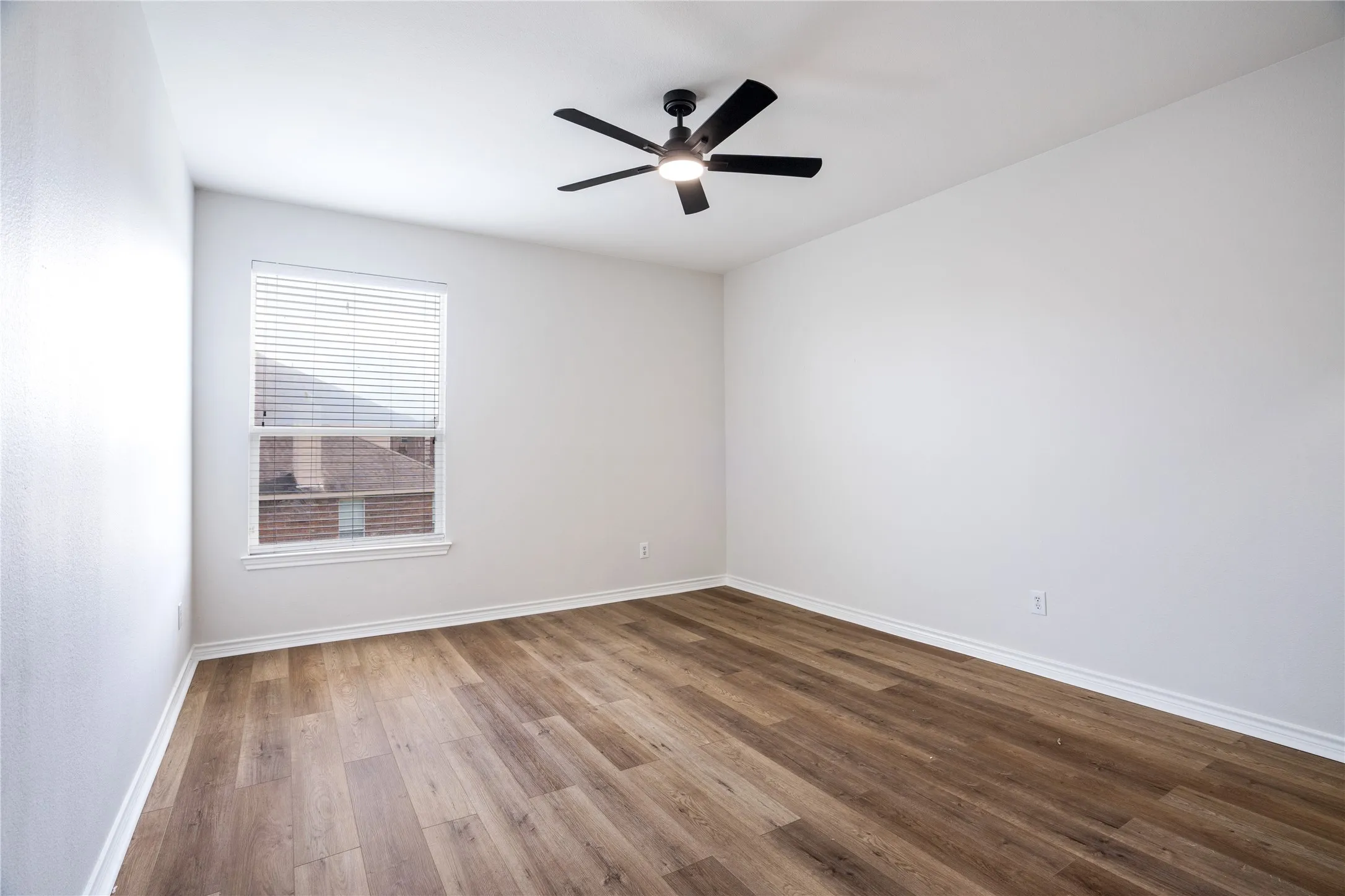 Single Family Residence For Rent in Dallas County , 1738 Rock Ridge Drive, Cedar Hill, Texas 75104, 5 Bedroom, 4 Bathroom, 2 Garage spaces, 4,106 Sqft, built in 2006, mls#21293415, Real Estate Agent in Cedar Hill, Homes For Rent in Dallas county, Homes For Rent in Cedar Hill, Realtor in Cedar Hill Texas, Real Estate Brokerage Independent Realty Texas, Luminita Cordes Realtor