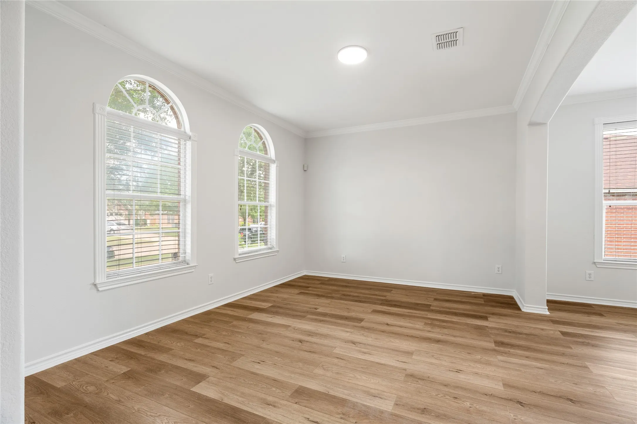 Single Family Residence For Rent in Dallas County , 1738 Rock Ridge Drive, Cedar Hill, Texas 75104, 5 Bedroom, 4 Bathroom, 2 Garage spaces, 4,106 Sqft, built in 2006, mls#21293415, Real Estate Agent in Cedar Hill, Homes For Rent in Dallas county, Homes For Rent in Cedar Hill, Realtor in Cedar Hill Texas, Real Estate Brokerage Independent Realty Texas, Luminita Cordes Realtor