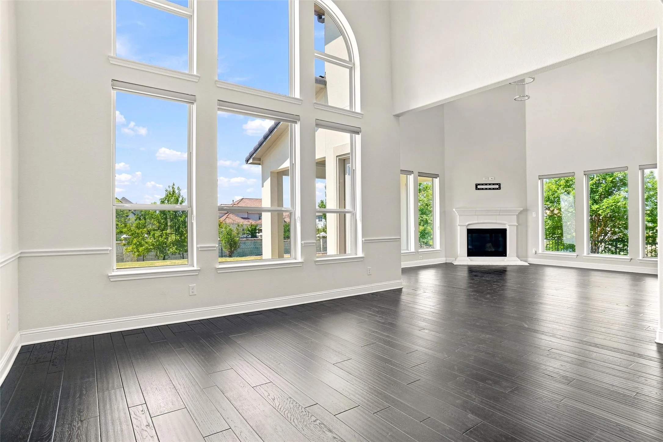 Single Family Residence For Rent in Tarrant County , 2404 Palmetto Way, Southlake, Texas 76092, 5 Bedroom, 5 Bathroom, 3 Garage spaces, 5,029 Sqft, built in 2017, mls#21318169, Real Estate Agent in Southlake, Homes For Rent in Tarrant county, Homes For Rent in Southlake, Realtor in Southlake Texas, Real Estate Brokerage Independent Realty Texas, Luminita Cordes Realtor