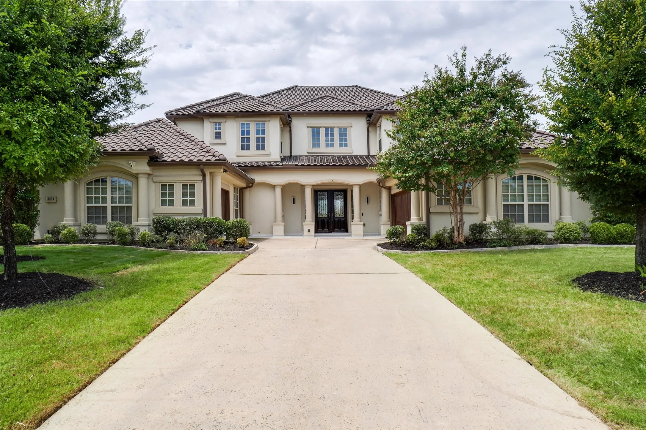 Single Family Residence For Rent in Tarrant County , 2404 Palmetto Way, Southlake, Texas 76092, 5 Bedroom, 5 Bathroom, 3 Garage spaces, 5,029 Sqft, built in 2017, mls#21318169, Real Estate Agent in Southlake, Homes For Rent in Tarrant county, Homes For Rent in Southlake, Realtor in Southlake Texas, Real Estate Brokerage Independent Realty Texas, Luminita Cordes Realtor