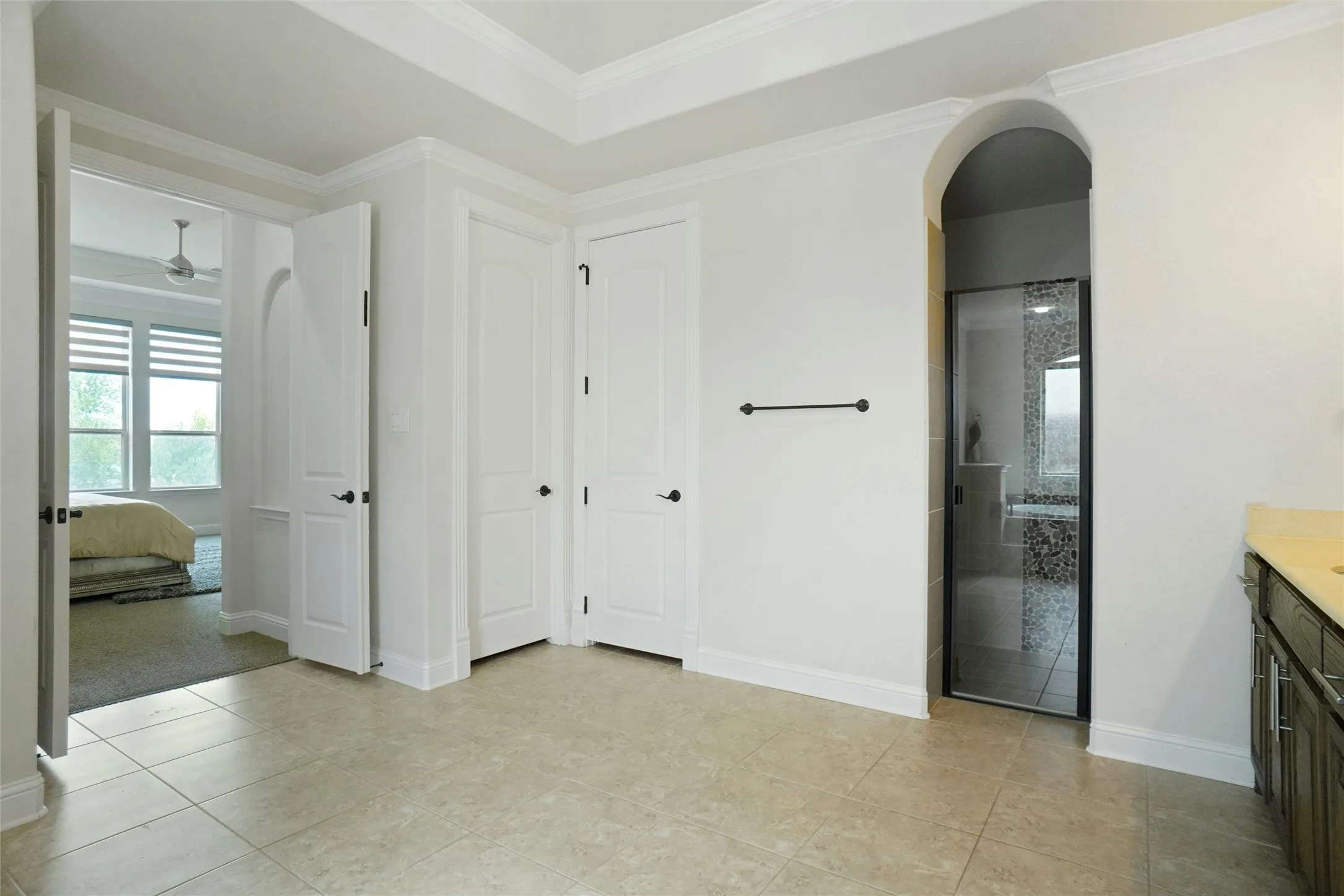 Single Family Residence For Rent in Tarrant County , 2404 Palmetto Way, Southlake, Texas 76092, 5 Bedroom, 5 Bathroom, 3 Garage spaces, 5,029 Sqft, built in 2017, mls#21318169, Real Estate Agent in Southlake, Homes For Rent in Tarrant county, Homes For Rent in Southlake, Realtor in Southlake Texas, Real Estate Brokerage Independent Realty Texas, Luminita Cordes Realtor
