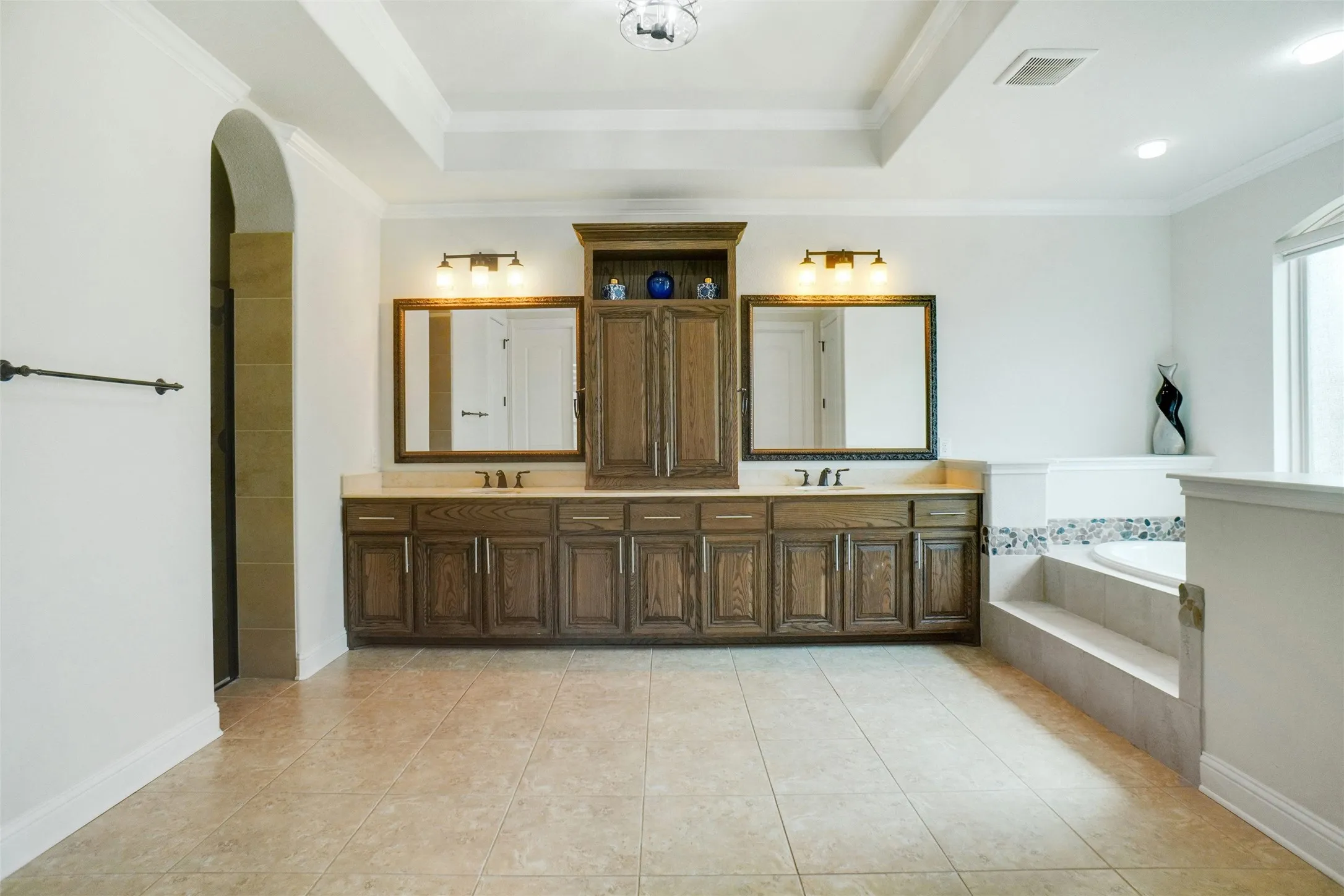 Single Family Residence For Rent in Tarrant County , 2404 Palmetto Way, Southlake, Texas 76092, 5 Bedroom, 5 Bathroom, 3 Garage spaces, 5,029 Sqft, built in 2017, mls#21318169, Real Estate Agent in Southlake, Homes For Rent in Tarrant county, Homes For Rent in Southlake, Realtor in Southlake Texas, Real Estate Brokerage Independent Realty Texas, Luminita Cordes Realtor
