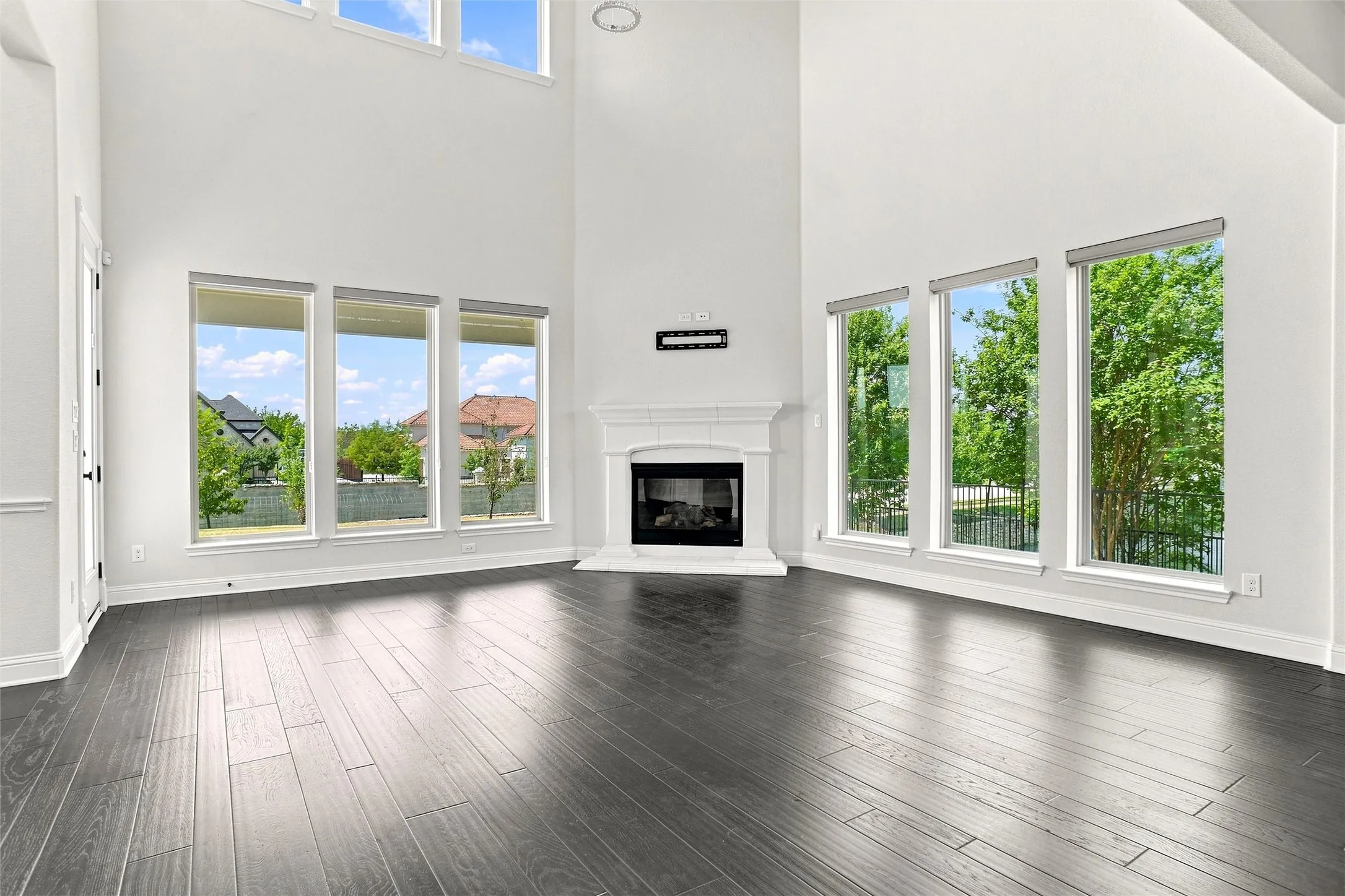 Single Family Residence For Rent in Tarrant County , 2404 Palmetto Way, Southlake, Texas 76092, 5 Bedroom, 5 Bathroom, 3 Garage spaces, 5,029 Sqft, built in 2017, mls#21318169, Real Estate Agent in Southlake, Homes For Rent in Tarrant county, Homes For Rent in Southlake, Realtor in Southlake Texas, Real Estate Brokerage Independent Realty Texas, Luminita Cordes Realtor