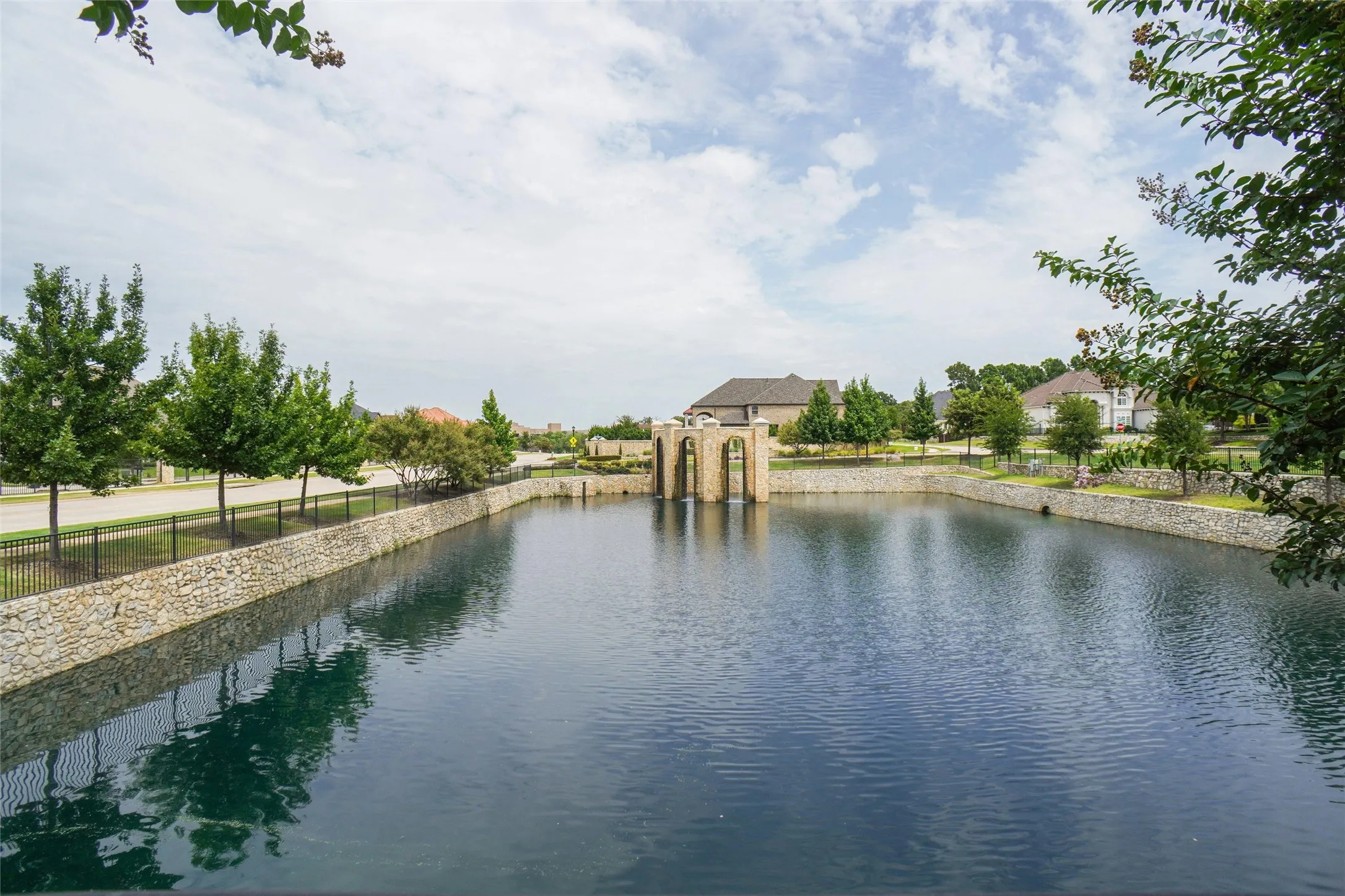 Single Family Residence For Rent in Tarrant County , 2404 Palmetto Way, Southlake, Texas 76092, 5 Bedroom, 5 Bathroom, 3 Garage spaces, 5,029 Sqft, built in 2017, mls#21318169, Real Estate Agent in Southlake, Homes For Rent in Tarrant county, Homes For Rent in Southlake, Realtor in Southlake Texas, Real Estate Brokerage Independent Realty Texas, Luminita Cordes Realtor