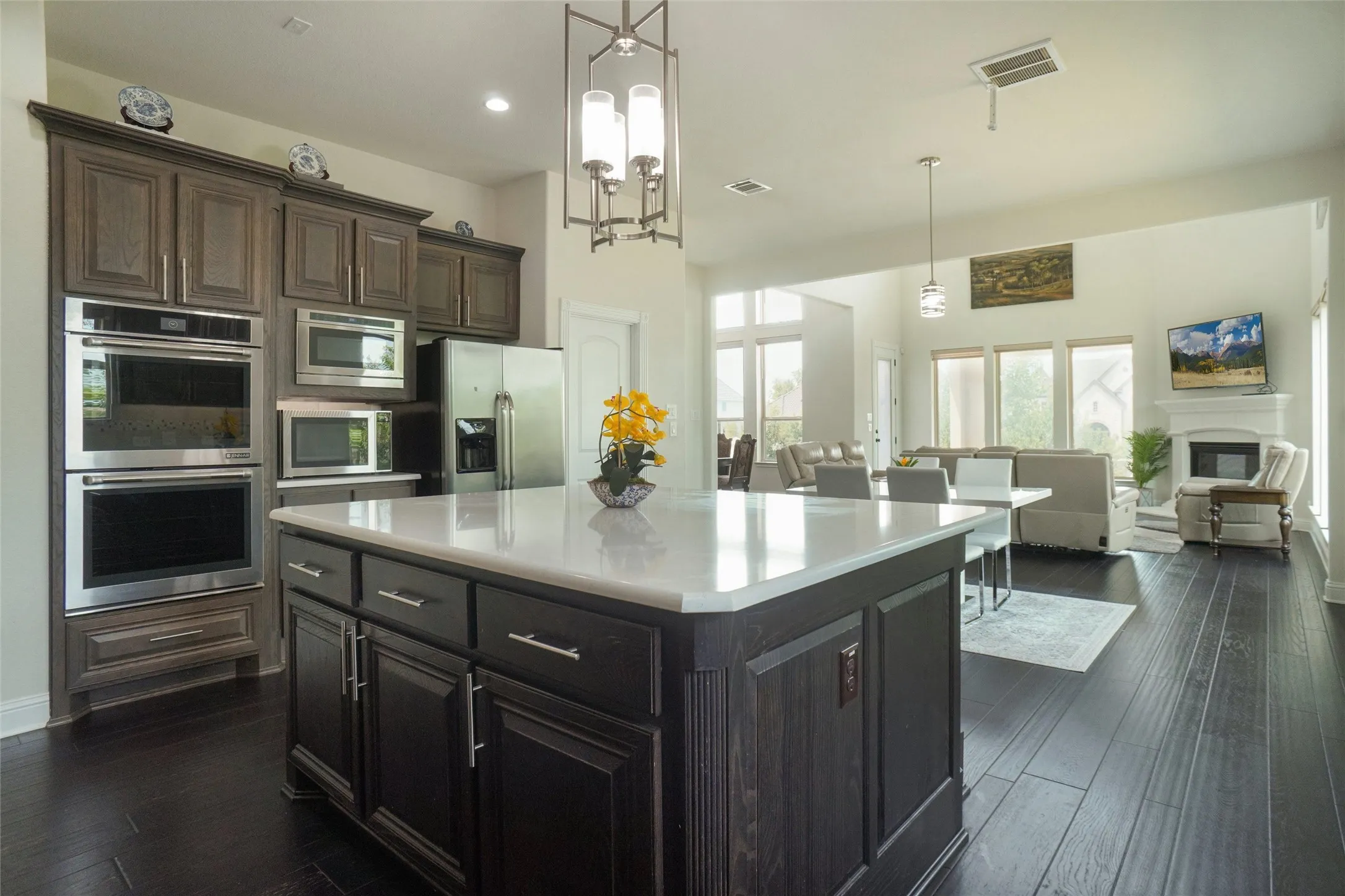 Single Family Residence For Rent in Tarrant County , 2404 Palmetto Way, Southlake, Texas 76092, 5 Bedroom, 5 Bathroom, 3 Garage spaces, 5,029 Sqft, built in 2017, mls#21318169, Real Estate Agent in Southlake, Homes For Rent in Tarrant county, Homes For Rent in Southlake, Realtor in Southlake Texas, Real Estate Brokerage Independent Realty Texas, Luminita Cordes Realtor