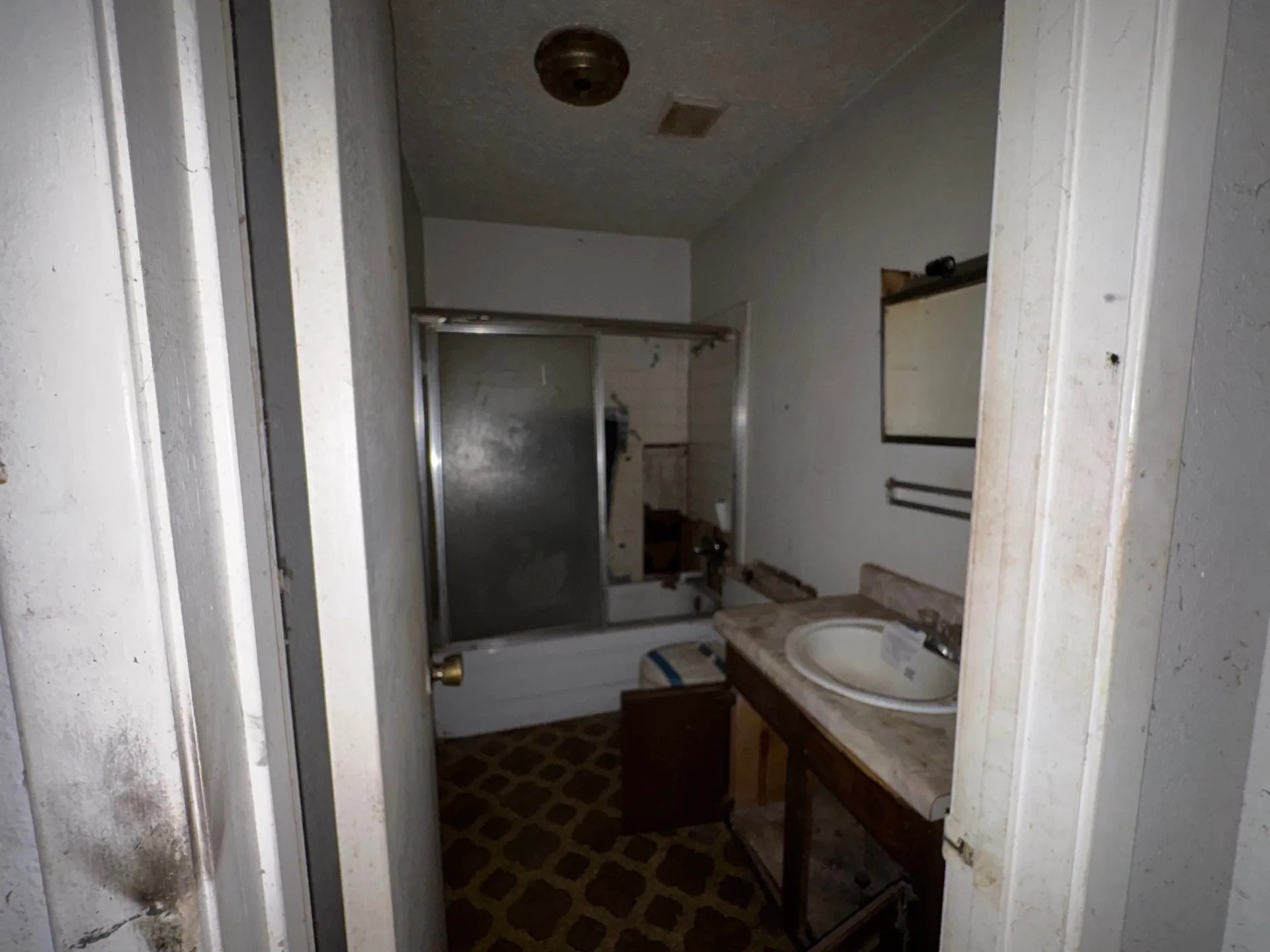 Single Family Residence For Sale in Hopkins County , 321 Beckham Street W, Sulphur Springs, Texas 75482, 2 Bedroom, 1 Bathroom, Garage spaces, 784 Sqft, built in 1945, mls#21316812, Real Estate Agent in Sulphur Springs, Homes For Sale in Hopkins county, Homes For Sale in Sulphur Springs, Realtor in Sulphur Springs Texas, Real Estate Brokerage Independent Realty Texas, Luminita Cordes Realtor
