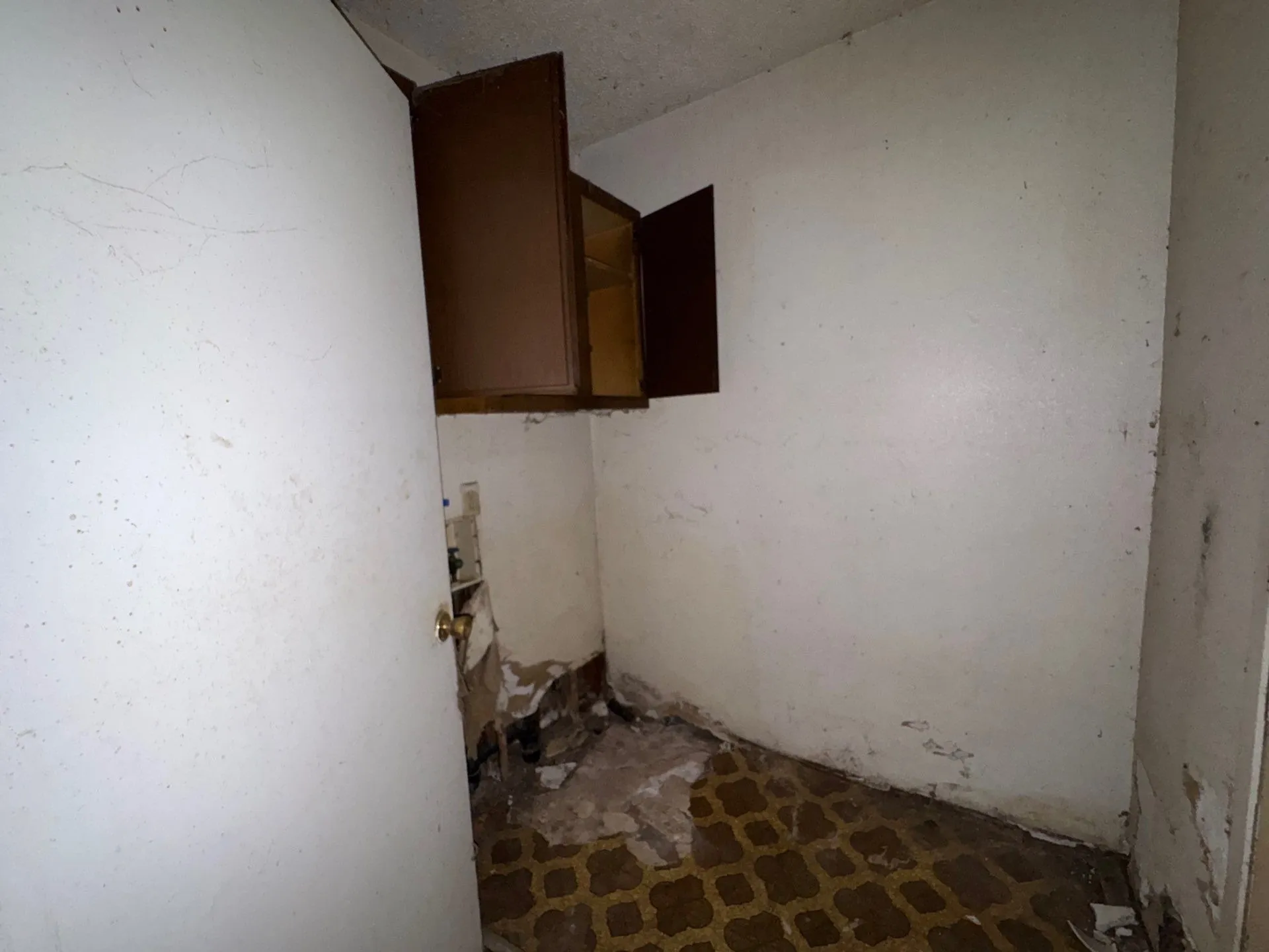 Single Family Residence For Sale in Hopkins County , 321 Beckham Street W, Sulphur Springs, Texas 75482, 2 Bedroom, 1 Bathroom, Garage spaces, 784 Sqft, built in 1945, mls#21316812, Real Estate Agent in Sulphur Springs, Homes For Sale in Hopkins county, Homes For Sale in Sulphur Springs, Realtor in Sulphur Springs Texas, Real Estate Brokerage Independent Realty Texas, Luminita Cordes Realtor