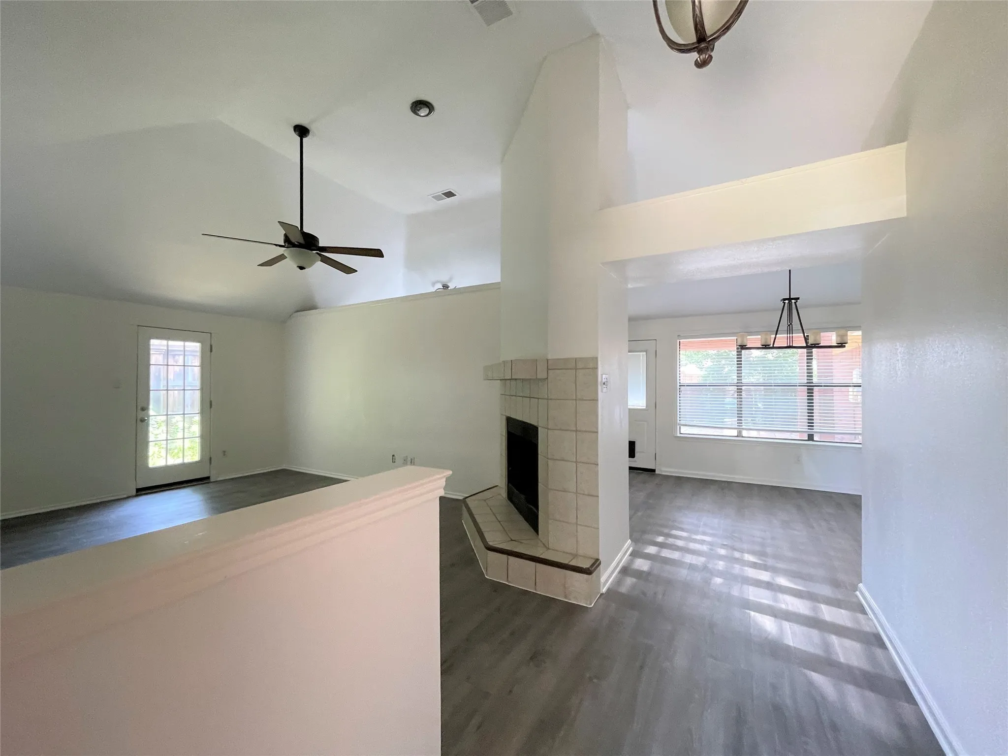 Single Family Residence For Rent in Dallas County , 621 Phillips Drive, Coppell, Texas 75019, 3 Bedroom, 2 Bathroom, 2 Garage spaces, 1,377 Sqft, built in 1986, mls#21319413, Real Estate Agent in Coppell, Homes For Rent in Dallas county, Homes For Rent in Coppell, Realtor in Coppell Texas, Real Estate Brokerage Independent Realty Texas, Luminita Cordes Realtor