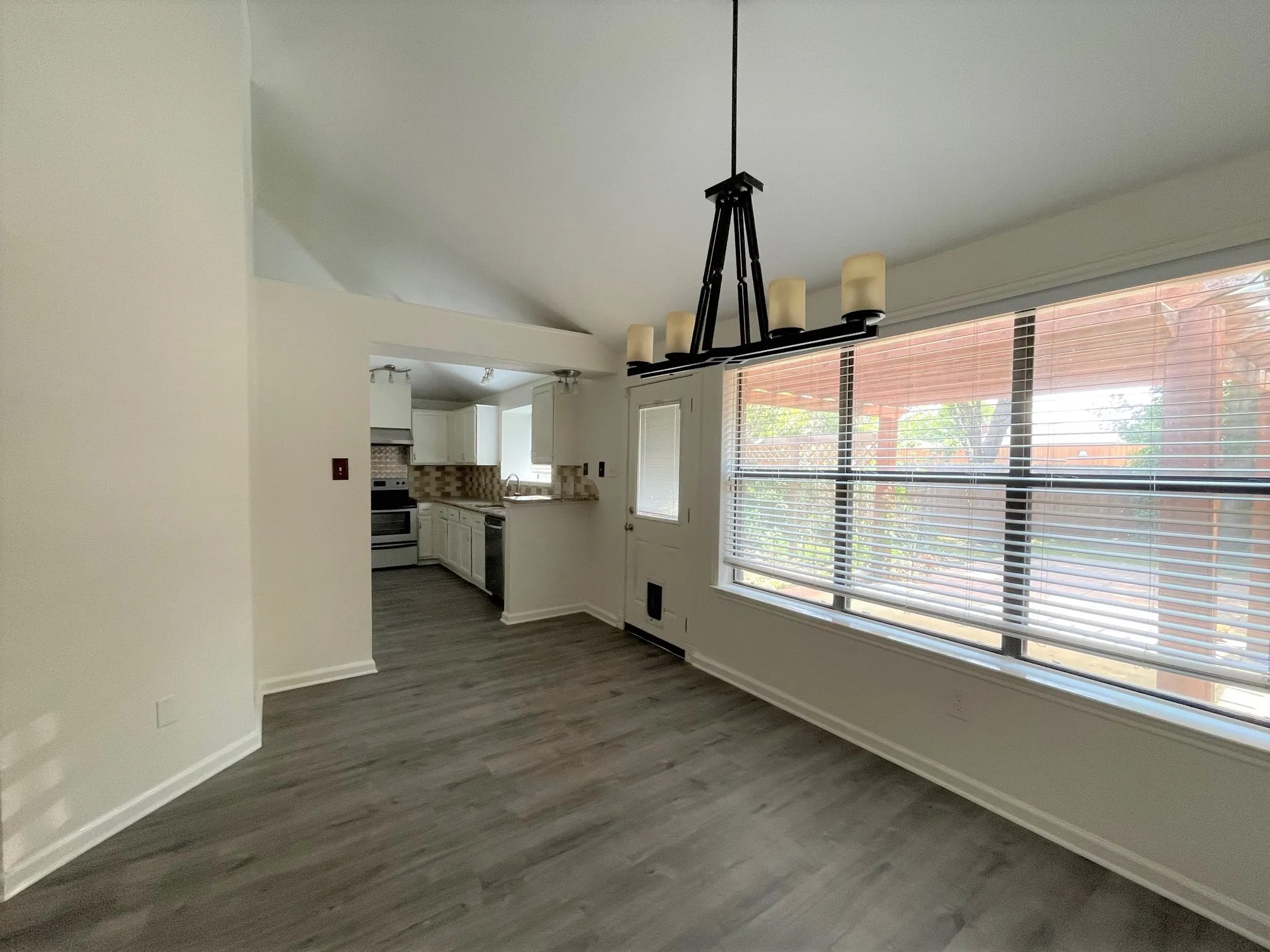 Single Family Residence For Rent in Dallas County , 621 Phillips Drive, Coppell, Texas 75019, 3 Bedroom, 2 Bathroom, 2 Garage spaces, 1,377 Sqft, built in 1986, mls#21319413, Real Estate Agent in Coppell, Homes For Rent in Dallas county, Homes For Rent in Coppell, Realtor in Coppell Texas, Real Estate Brokerage Independent Realty Texas, Luminita Cordes Realtor