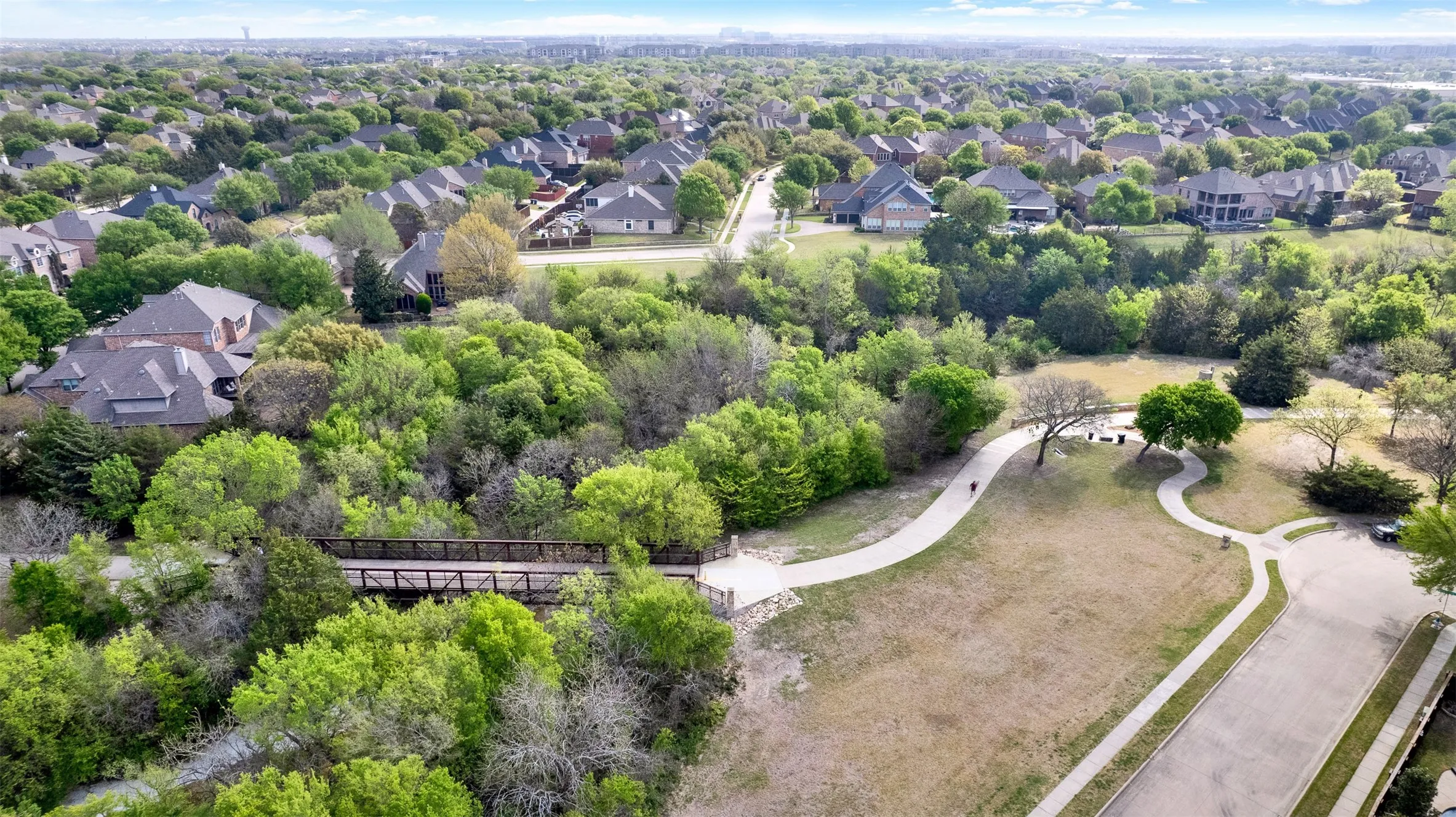 Single Family Residence For Sale in Collin County , 14633 Falling Leaf Drive, Frisco, Texas 75035, 4 Bedroom, 4 Bathroom, 2 Garage spaces, 4,050 Sqft, built in 2005, mls#21316666, Real Estate Agent in Frisco, Homes For Sale in Collin county, Homes For Sale in Frisco, Realtor in Frisco Texas, Real Estate Brokerage Independent Realty Texas, Luminita Cordes Realtor