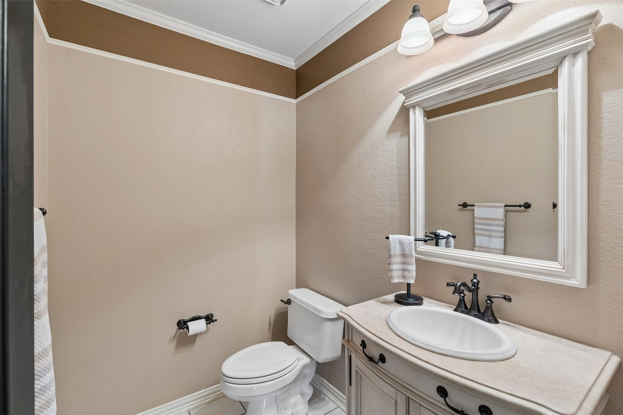 Single Family Residence For Sale in Tarrant County , 2416 Bonham Trail, Grapevine, Texas 76051, 4 Bedroom, 3 Bathroom, 2 Garage spaces, 2,937 Sqft, built in 1994, mls#21317511, Real Estate Agent in Grapevine, Homes For Sale in Tarrant county, Homes For Sale in Grapevine, Realtor in Grapevine Texas, Real Estate Brokerage Independent Realty Texas, Luminita Cordes Realtor