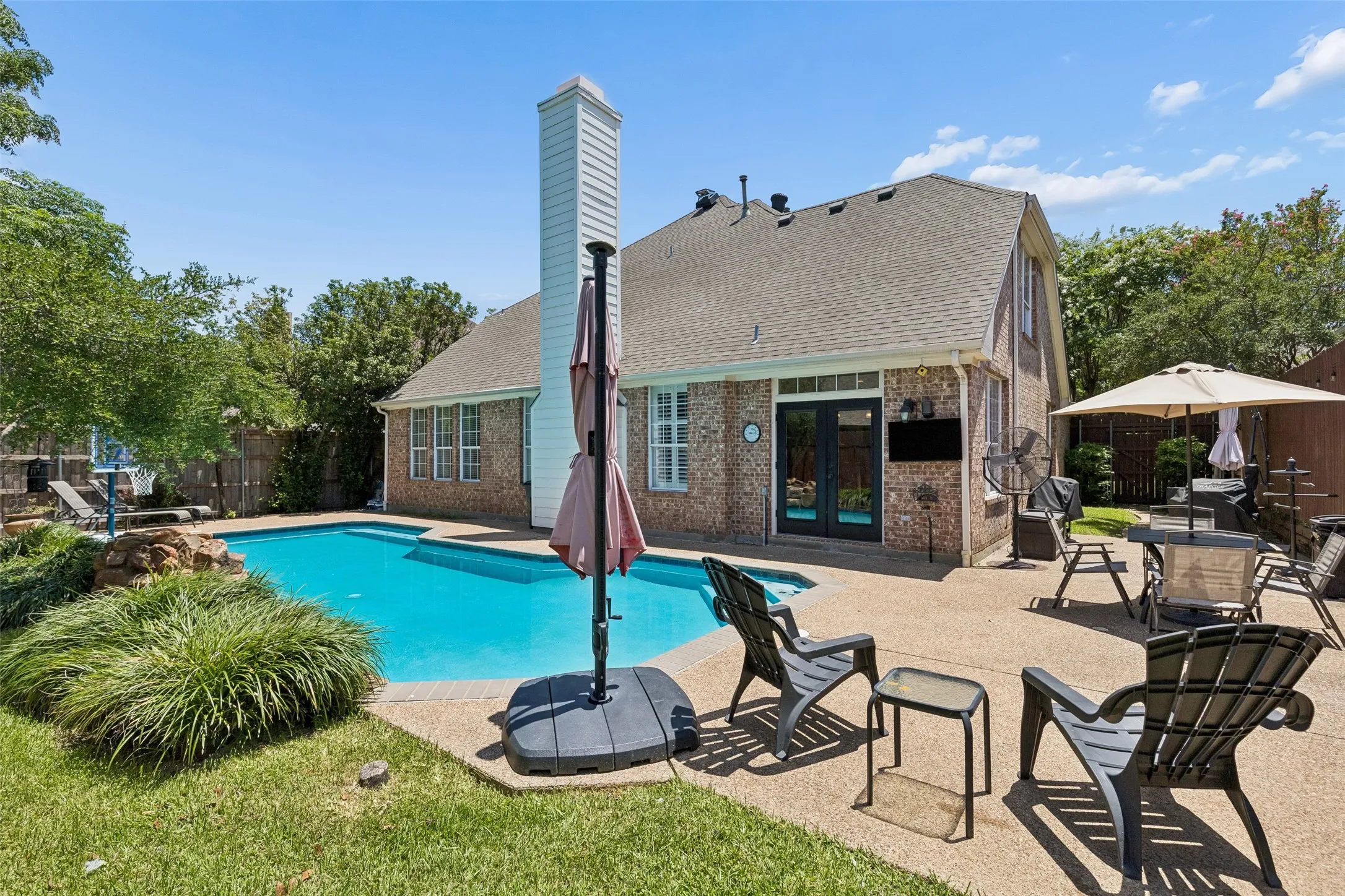 Single Family Residence For Sale in Tarrant County , 2416 Bonham Trail, Grapevine, Texas 76051, 4 Bedroom, 3 Bathroom, 2 Garage spaces, 2,937 Sqft, built in 1994, mls#21317511, Real Estate Agent in Grapevine, Homes For Sale in Tarrant county, Homes For Sale in Grapevine, Realtor in Grapevine Texas, Real Estate Brokerage Independent Realty Texas, Luminita Cordes Realtor