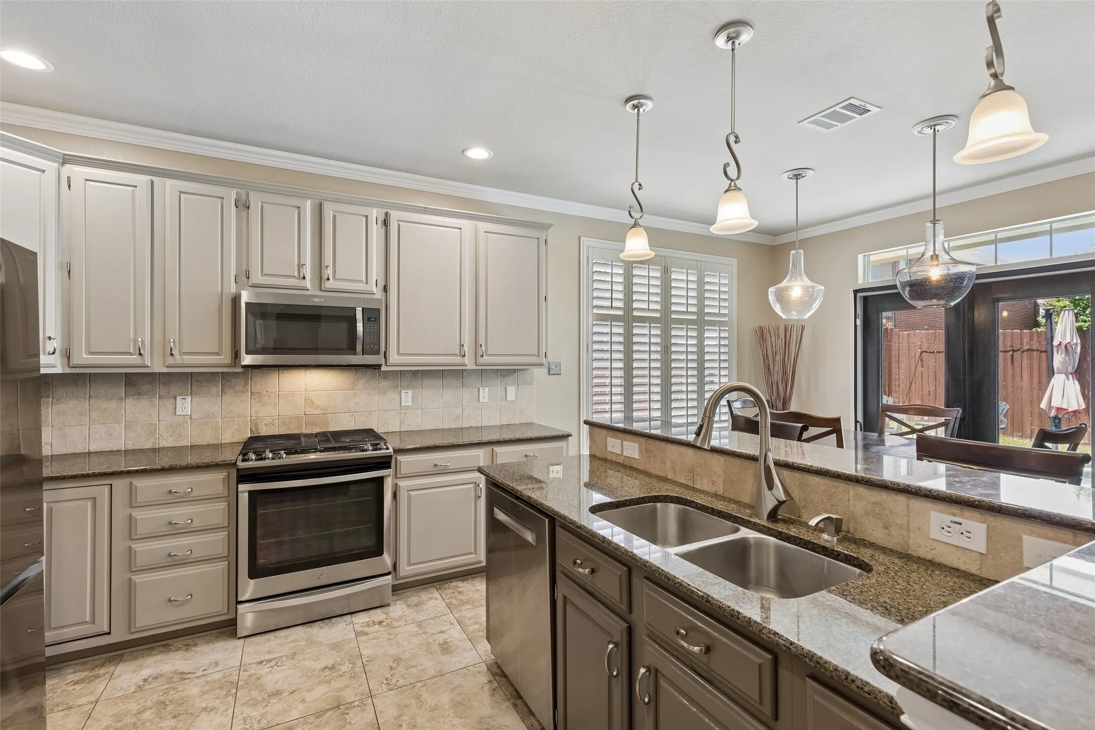 Single Family Residence For Sale in Tarrant County , 2416 Bonham Trail, Grapevine, Texas 76051, 4 Bedroom, 3 Bathroom, 2 Garage spaces, 2,937 Sqft, built in 1994, mls#21317511, Real Estate Agent in Grapevine, Homes For Sale in Tarrant county, Homes For Sale in Grapevine, Realtor in Grapevine Texas, Real Estate Brokerage Independent Realty Texas, Luminita Cordes Realtor