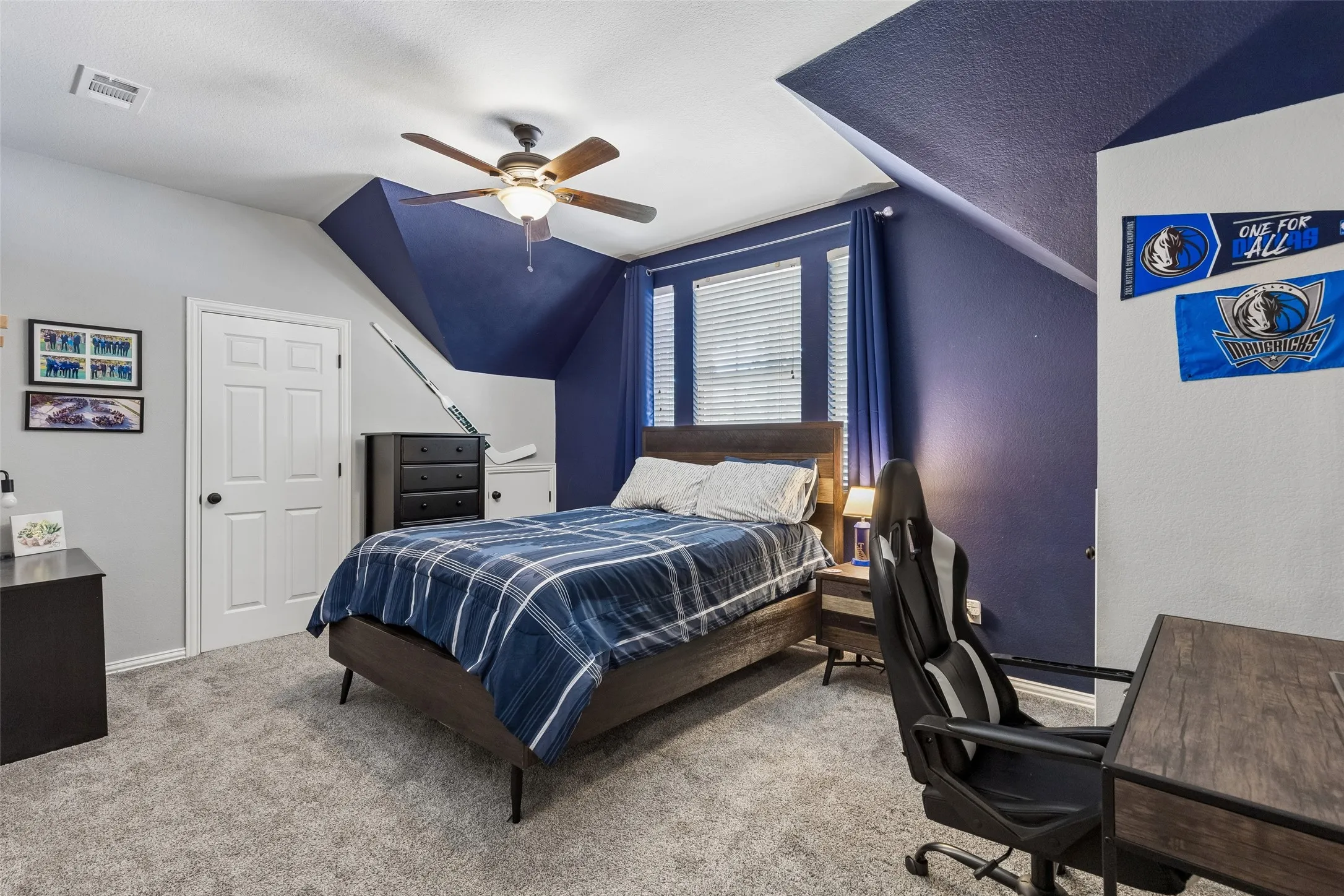 Single Family Residence For Sale in Tarrant County , 2416 Bonham Trail, Grapevine, Texas 76051, 4 Bedroom, 3 Bathroom, 2 Garage spaces, 2,937 Sqft, built in 1994, mls#21317511, Real Estate Agent in Grapevine, Homes For Sale in Tarrant county, Homes For Sale in Grapevine, Realtor in Grapevine Texas, Real Estate Brokerage Independent Realty Texas, Luminita Cordes Realtor