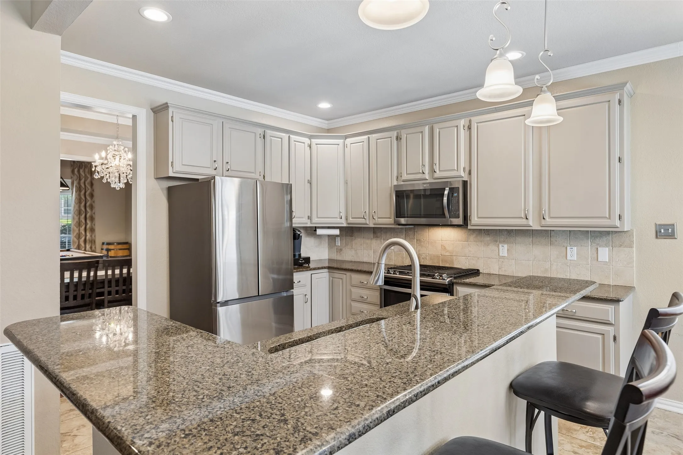 Single Family Residence For Sale in Tarrant County , 2416 Bonham Trail, Grapevine, Texas 76051, 4 Bedroom, 3 Bathroom, 2 Garage spaces, 2,937 Sqft, built in 1994, mls#21317511, Real Estate Agent in Grapevine, Homes For Sale in Tarrant county, Homes For Sale in Grapevine, Realtor in Grapevine Texas, Real Estate Brokerage Independent Realty Texas, Luminita Cordes Realtor