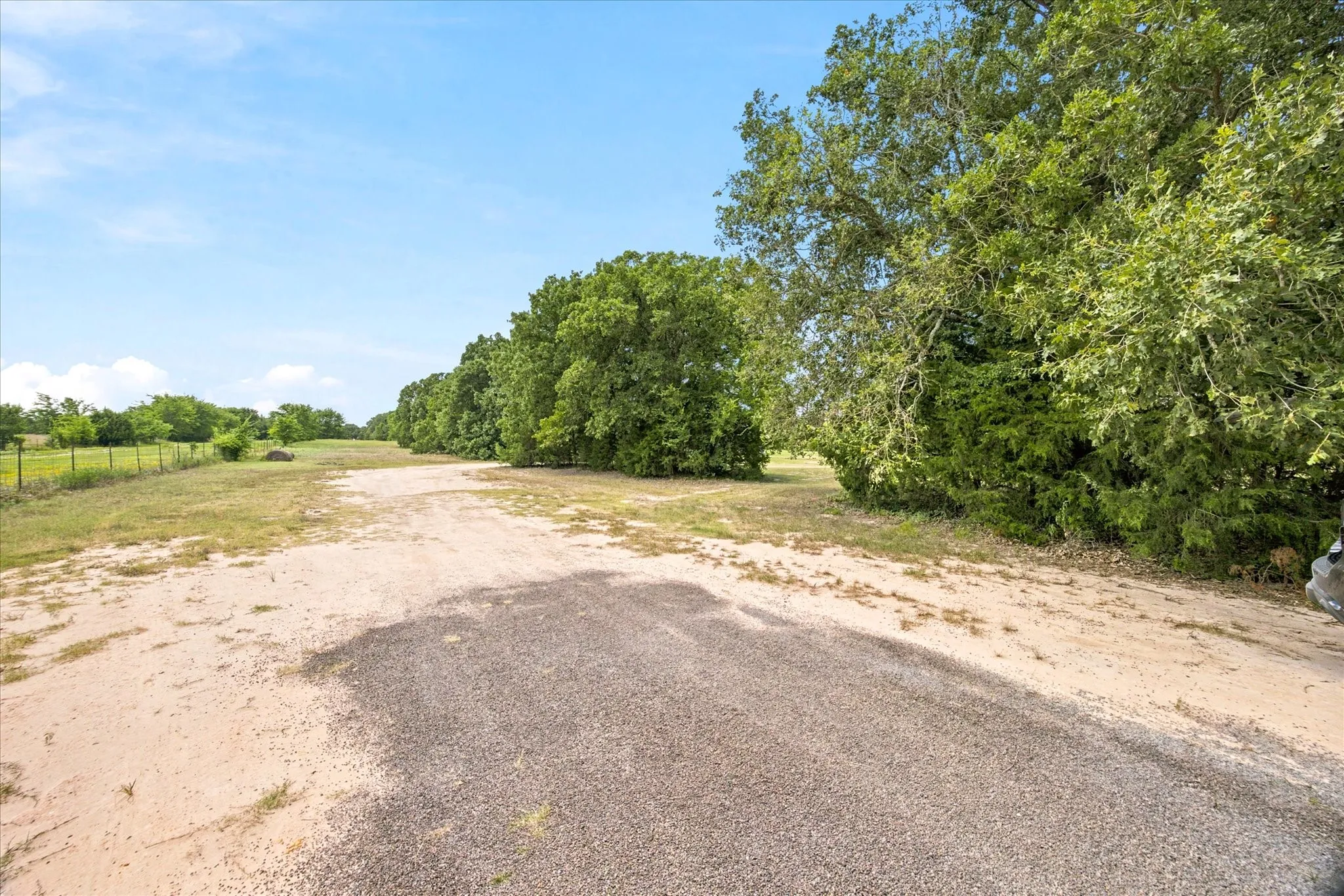 Mobile Home For Sale in Kaufman County , 13345 Fm 1391, Kemp, Texas 75143, 3 Bedroom, 2 Bathroom, Garage spaces, 1,120 Sqft, built in 1978, mls#21316629, Real Estate Agent in Kemp, Homes For Sale in Kaufman county, Homes For Sale in Kemp, Realtor in Kemp Texas, Real Estate Brokerage Independent Realty Texas, Luminita Cordes Realtor