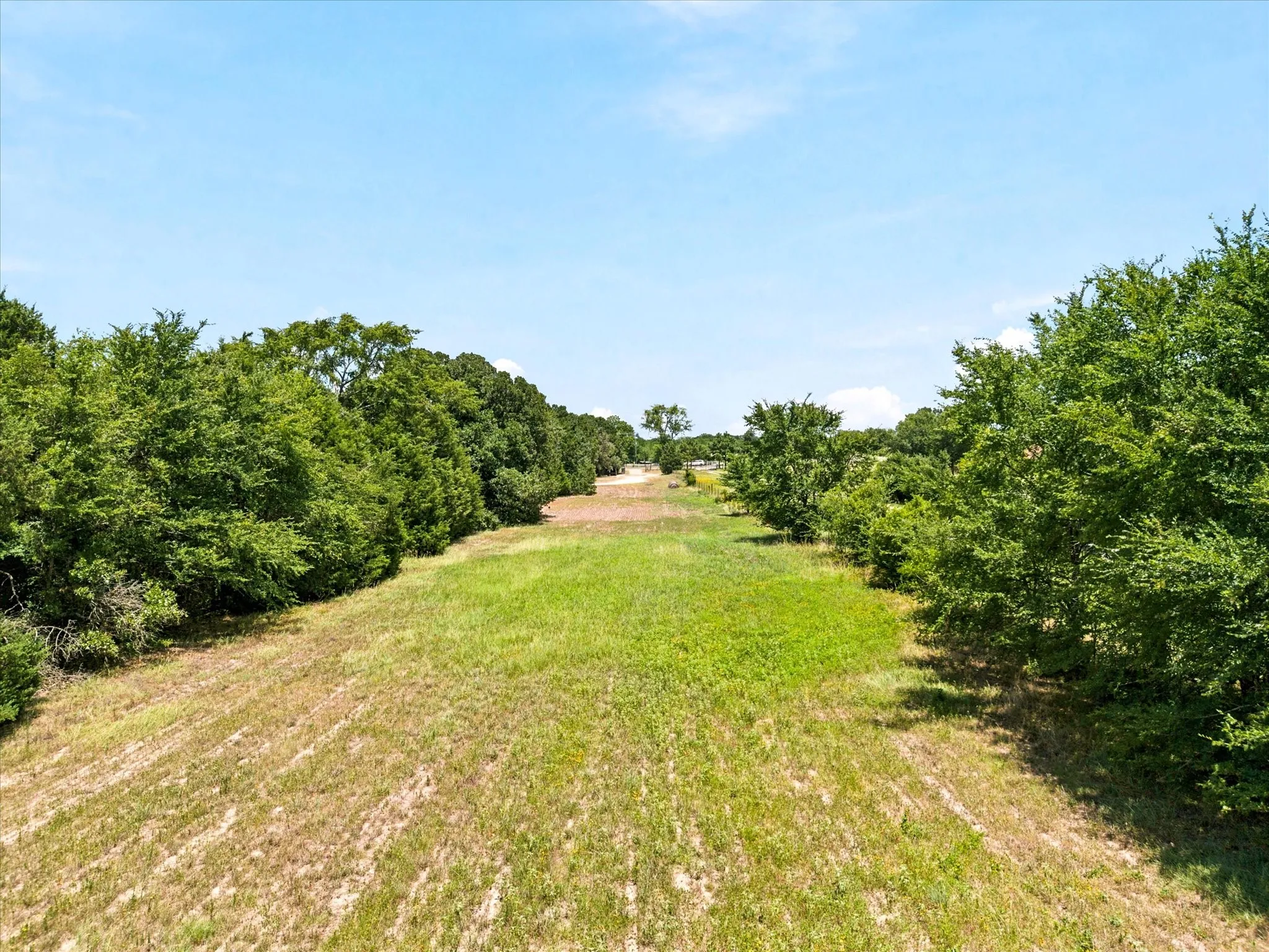 Mobile Home For Sale in Kaufman County , 13345 Fm 1391, Kemp, Texas 75143, 3 Bedroom, 2 Bathroom, Garage spaces, 1,120 Sqft, built in 1978, mls#21316629, Real Estate Agent in Kemp, Homes For Sale in Kaufman county, Homes For Sale in Kemp, Realtor in Kemp Texas, Real Estate Brokerage Independent Realty Texas, Luminita Cordes Realtor