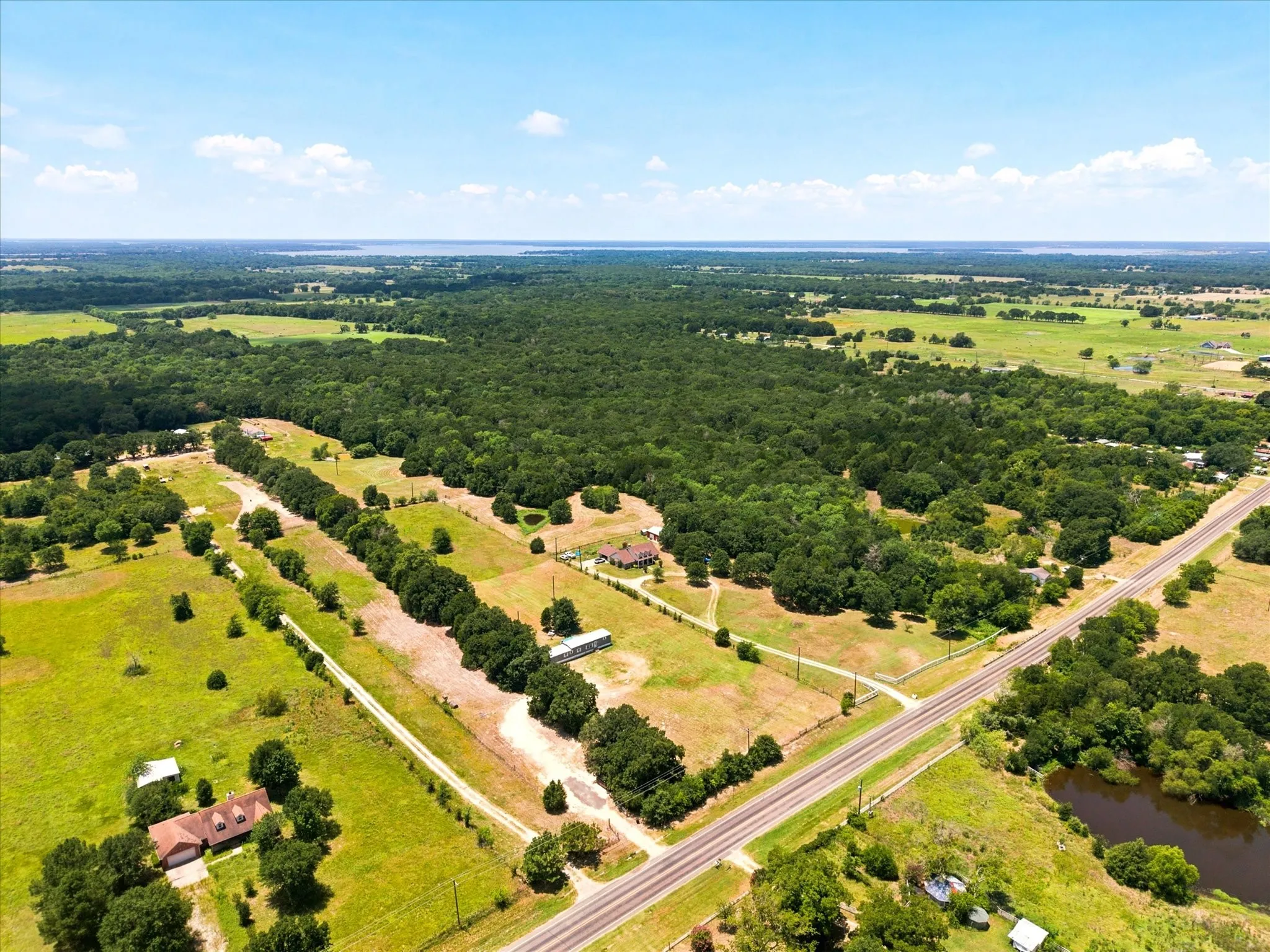 Mobile Home For Sale in Kaufman County , 13345 Fm 1391, Kemp, Texas 75143, 3 Bedroom, 2 Bathroom, Garage spaces, 1,120 Sqft, built in 1978, mls#21316629, Real Estate Agent in Kemp, Homes For Sale in Kaufman county, Homes For Sale in Kemp, Realtor in Kemp Texas, Real Estate Brokerage Independent Realty Texas, Luminita Cordes Realtor