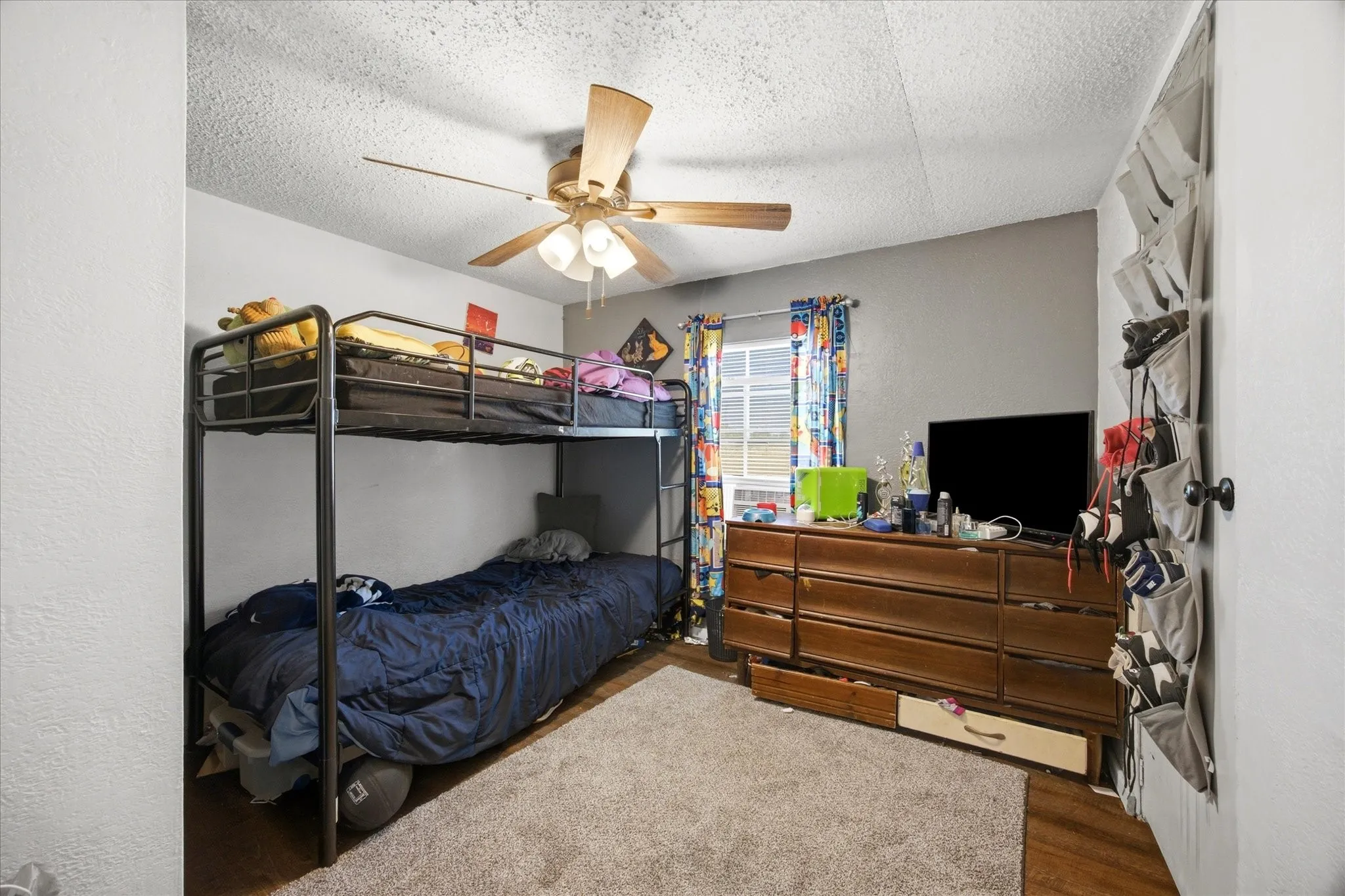 Mobile Home For Sale in Kaufman County , 13345 Fm 1391, Kemp, Texas 75143, 3 Bedroom, 2 Bathroom, Garage spaces, 1,120 Sqft, built in 1978, mls#21316629, Real Estate Agent in Kemp, Homes For Sale in Kaufman county, Homes For Sale in Kemp, Realtor in Kemp Texas, Real Estate Brokerage Independent Realty Texas, Luminita Cordes Realtor