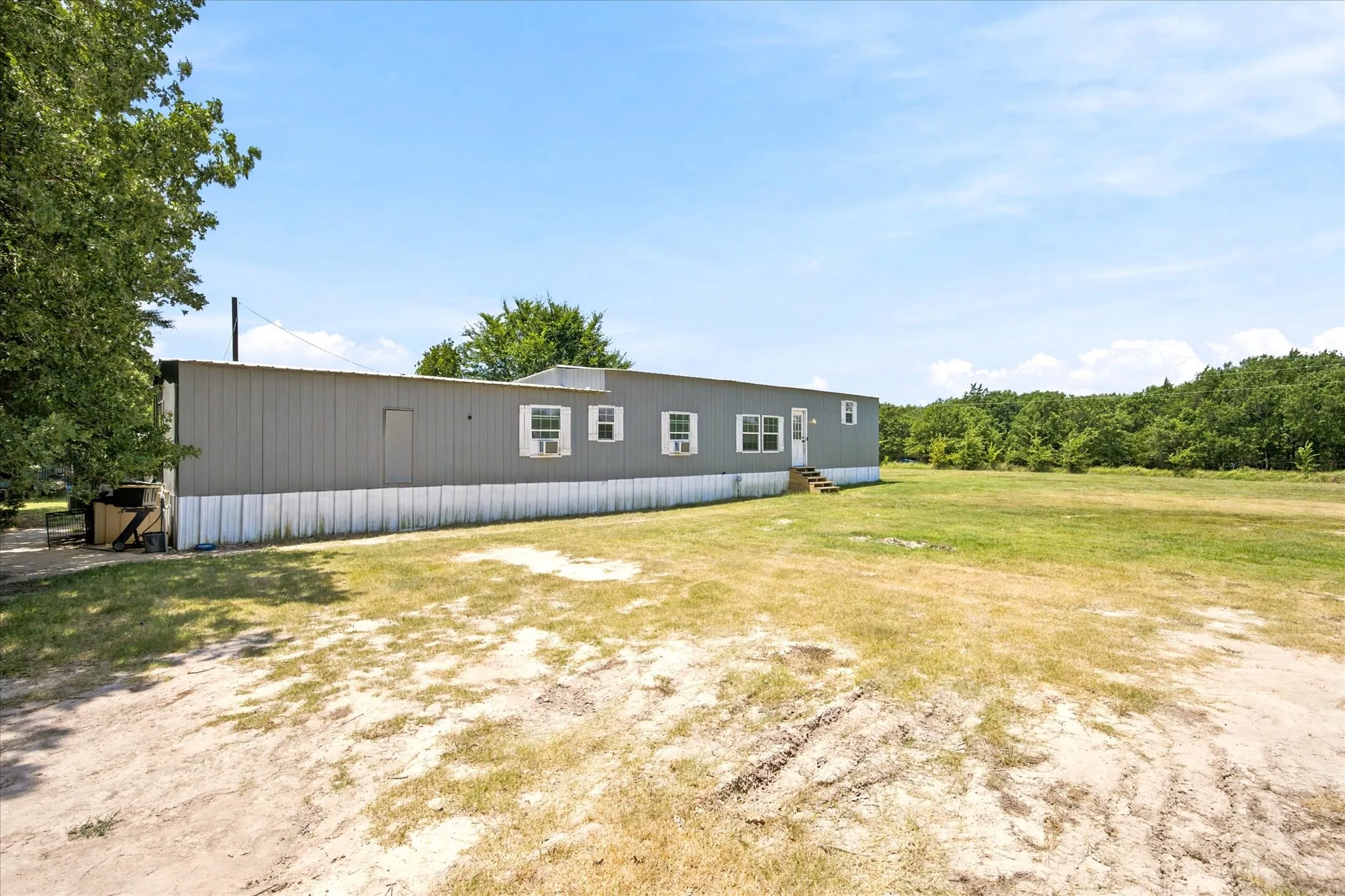 Mobile Home For Sale in Kaufman County , 13345 Fm 1391, Kemp, Texas 75143, 3 Bedroom, 2 Bathroom, Garage spaces, 1,120 Sqft, built in 1978, mls#21316629, Real Estate Agent in Kemp, Homes For Sale in Kaufman county, Homes For Sale in Kemp, Realtor in Kemp Texas, Real Estate Brokerage Independent Realty Texas, Luminita Cordes Realtor
