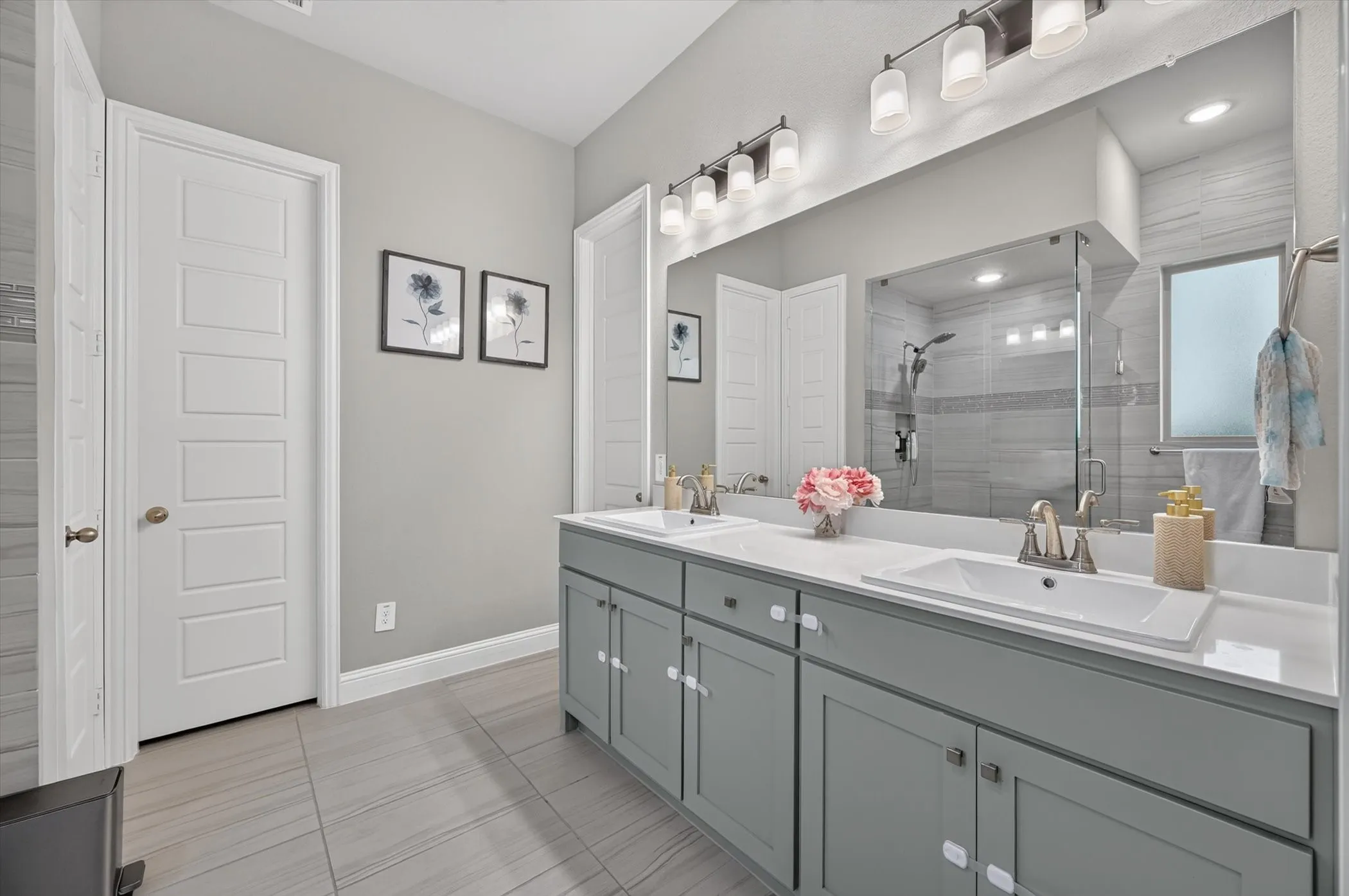 Primary ensuite bath