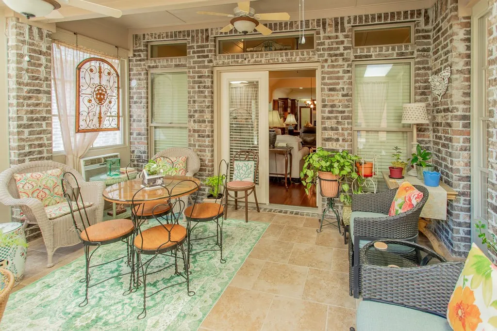 Single Family Residence For Sale in Smith County , 110 Timber Creek Court, Lindale, Texas 75771, 3 Bedrooms, 2 Bathrooms, 2 Garage spaces, 1,633 Sqft, built in 2010, Price $298,500, mls#21319448, Real Estate Agent in Lindale, Homes For Sale in Smith county, Homes For Sale in Lindale, Realtor in Lindale Texas, Real Estate Brokerage Independent Realty Texas, Luminita Cordes Realtor