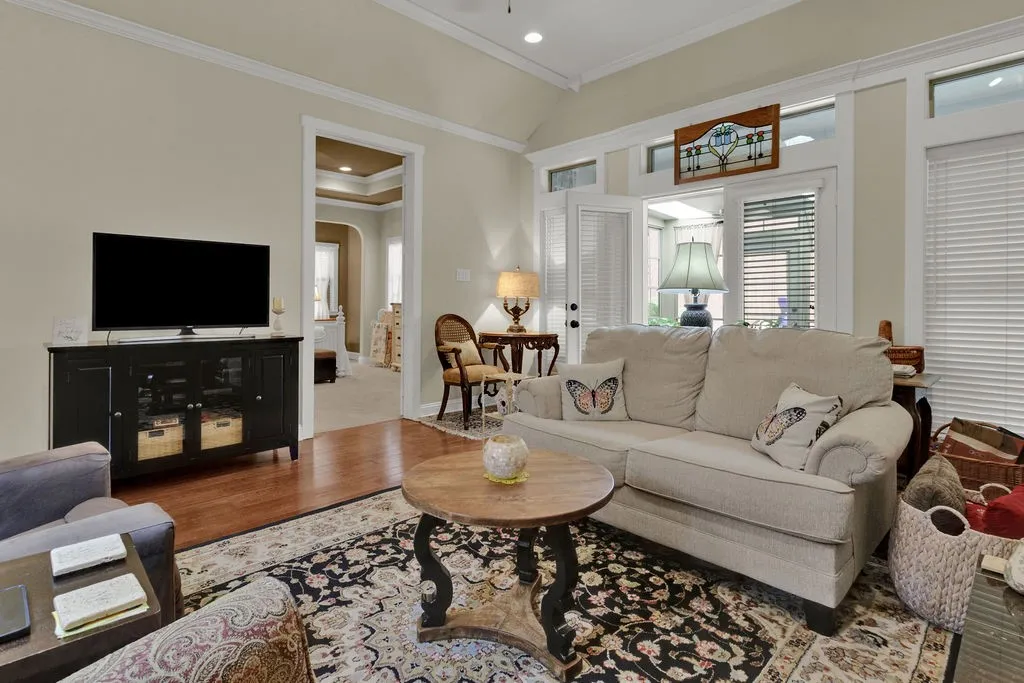 Single Family Residence For Sale in Smith County , 110 Timber Creek Court, Lindale, Texas 75771, 3 Bedrooms, 2 Bathrooms, 2 Garage spaces, 1,633 Sqft, built in 2010, Price $298,500, mls#21319448, Real Estate Agent in Lindale, Homes For Sale in Smith county, Homes For Sale in Lindale, Realtor in Lindale Texas, Real Estate Brokerage Independent Realty Texas, Luminita Cordes Realtor